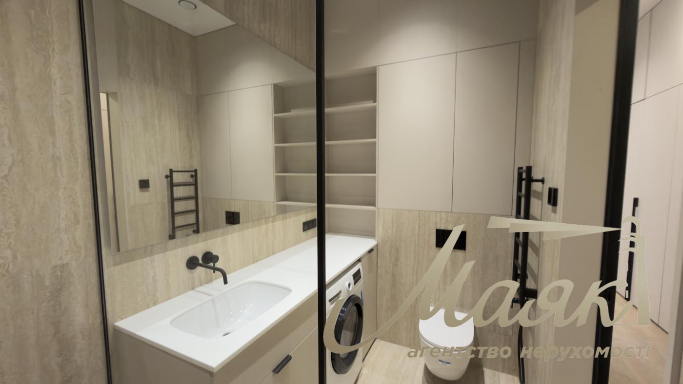 For sale 2-bedroom apartment in LCD A136, Antonovicha str.