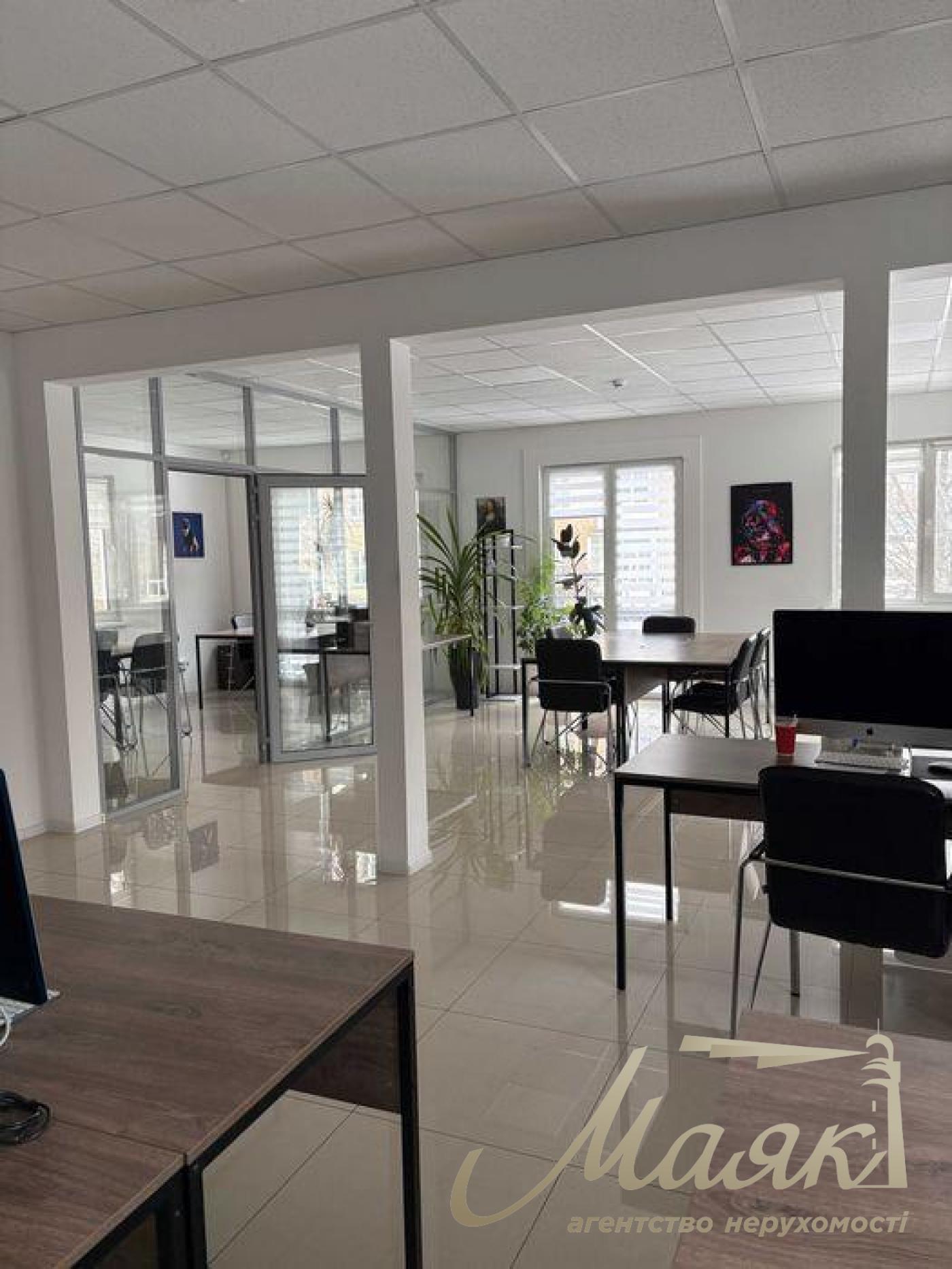 Оренда офісу площею 184 м², Печерськ, бул. Міхновського/Дружби Народів, Центр