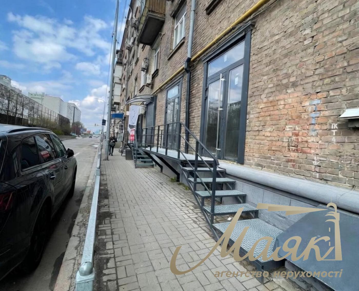 Оренда фасадного приміщення 80 м.кв. Полол, ст.м. Тараса Шевченка