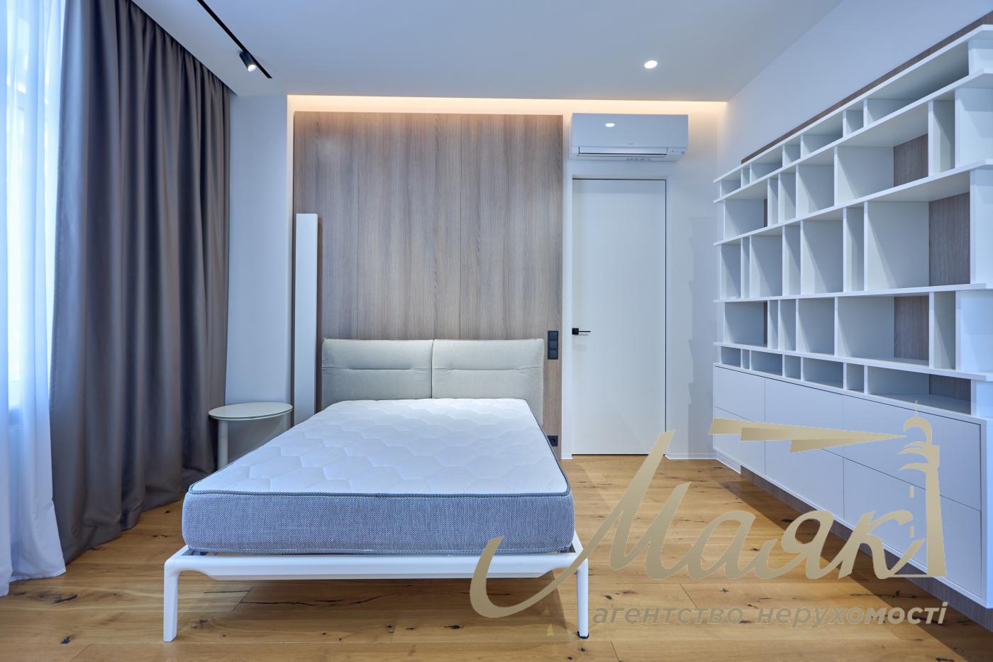 Rent 5-room apartment LCD Novopecherskie Lipki, Verkhoglyada street (Dragomirov)