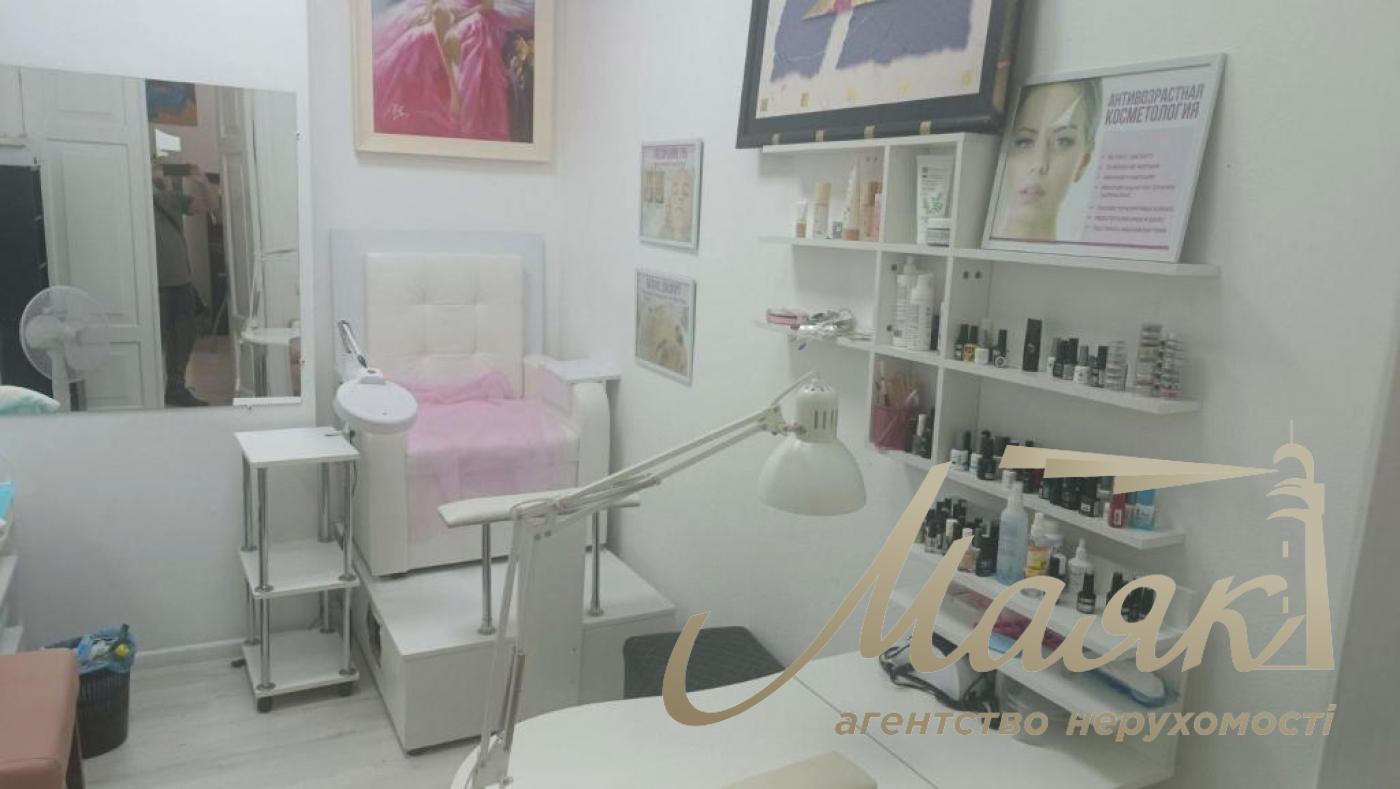 Оренда фасадного приміщення 100 м.кв. вул. Чикаленка, Центр