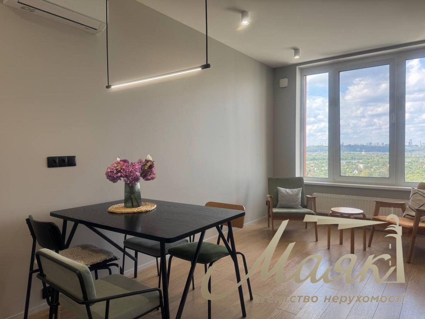 Продаж 2-кімнатної квартири з ремонтом, ЖК Seven (Севен), Осокорки 