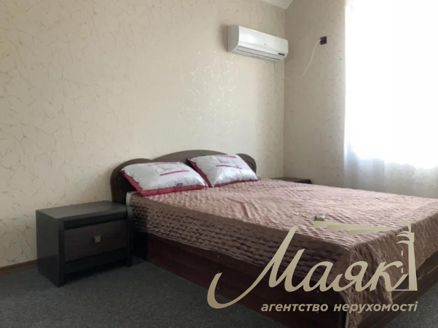 Rent a house 300m2 in the village of Kozin, ulitsa Nova,70