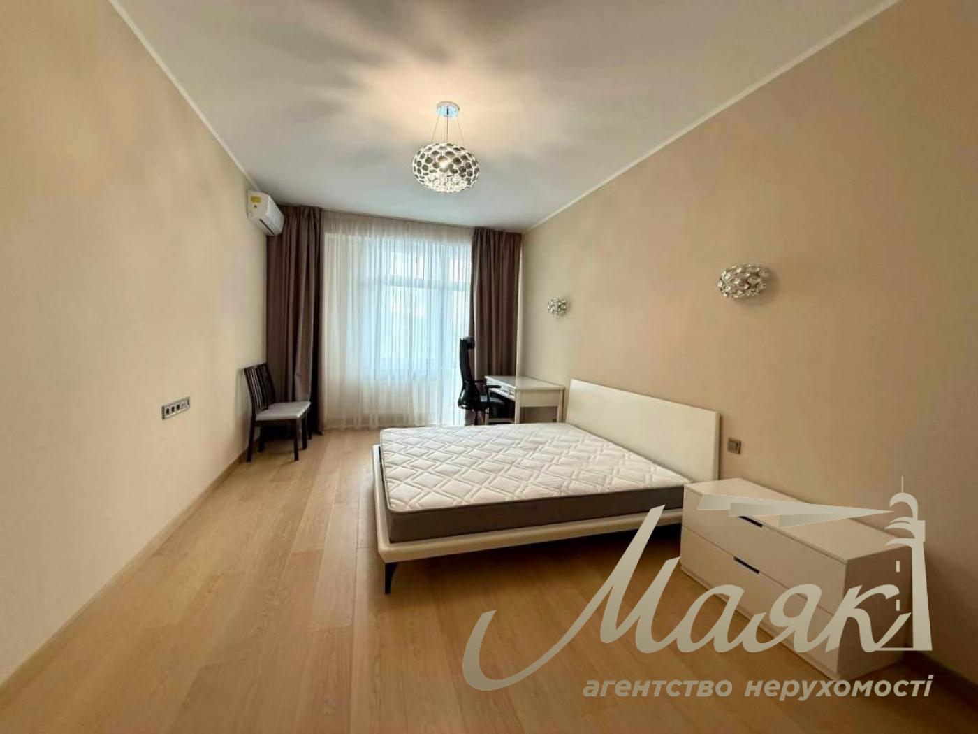 Rent 2-bedroom apartment in the historical center, Koninsky St. (Turgenevskaya)