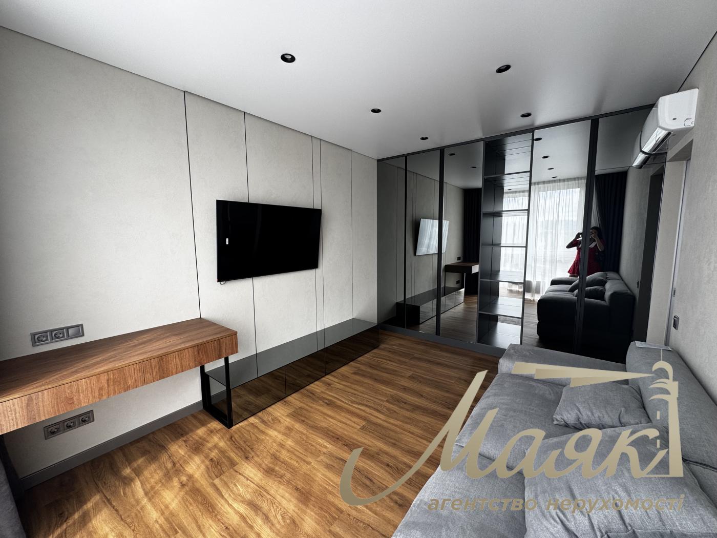 For sale 3-bedroom apartment in LCD Great