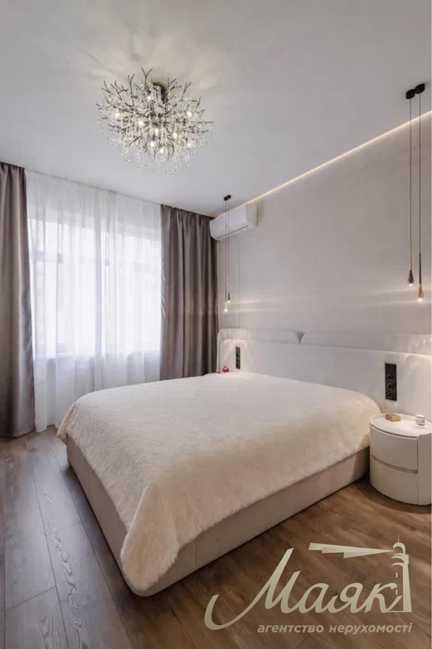 Продаж 2-кімнатної квартири в центрі Печерська, вул. Антоновича, 103