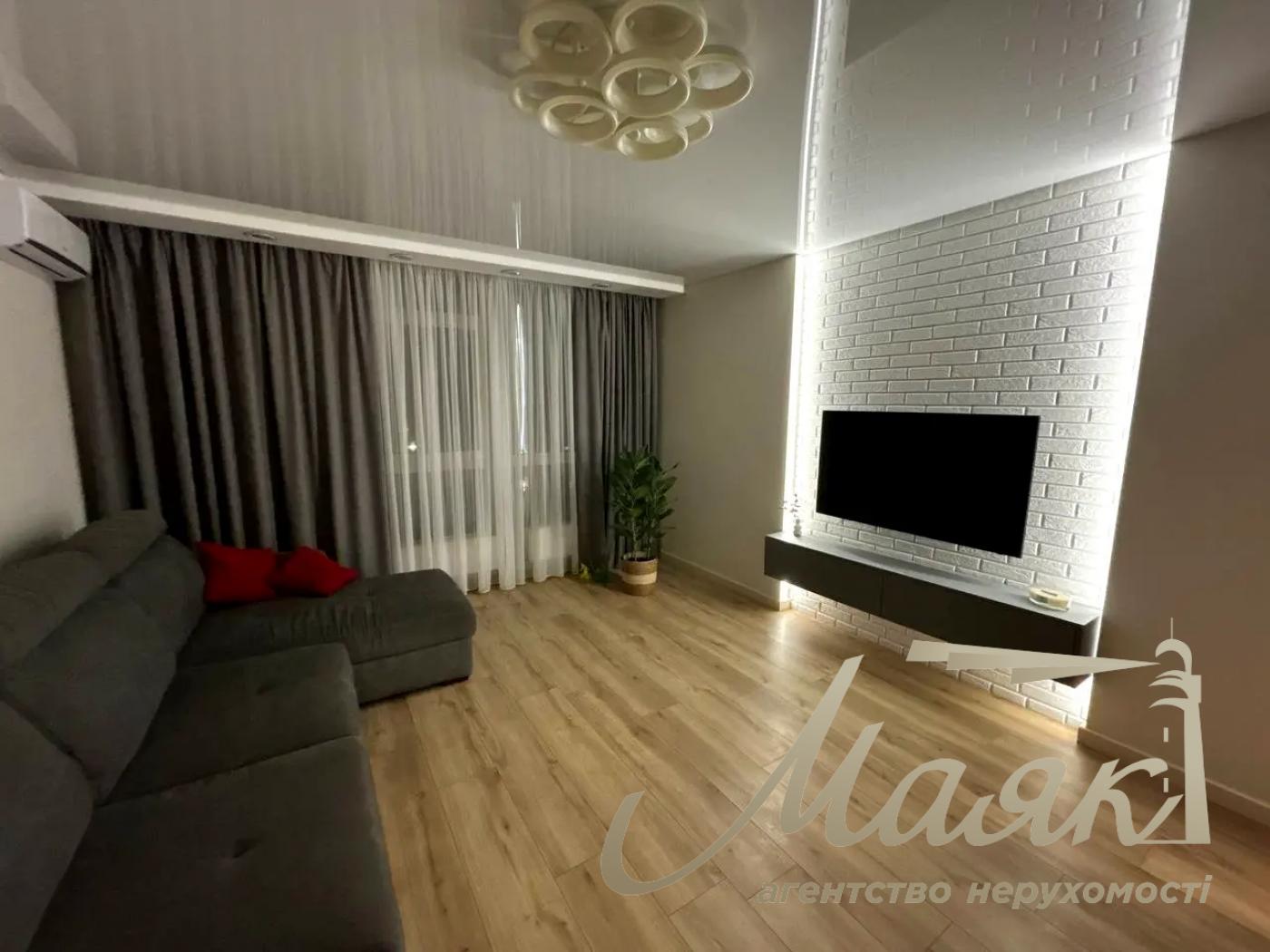 Аренда 3-комнатной квартиры ЖК Французский Квартал 2 ул. Джона Маккейна 3а