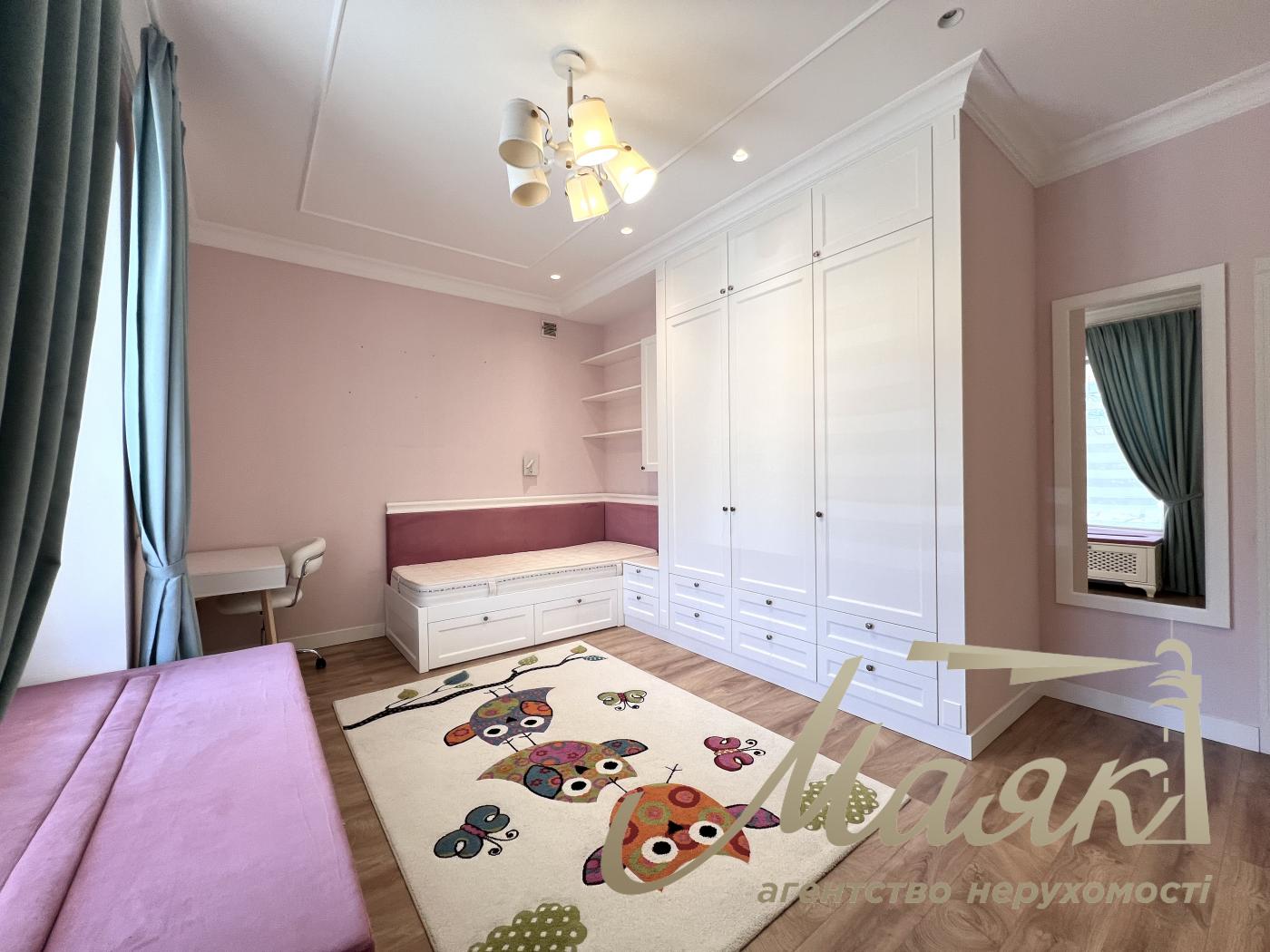 Rent 2-storey house 190m2, Goloseevsky district, Myshelovka