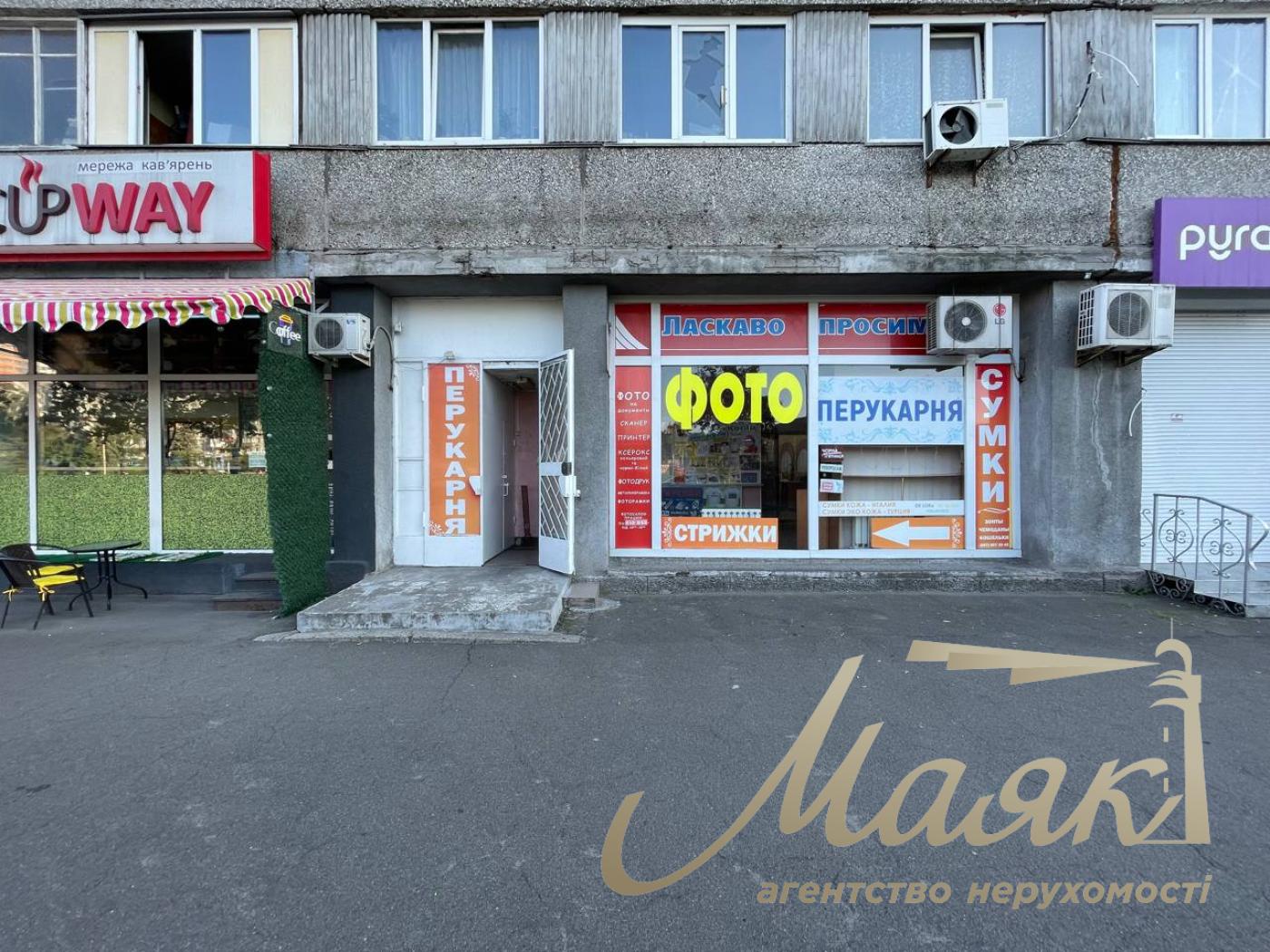 Продажа фасадного помещения свободного назначения 84м2, Дарницкая площадь 