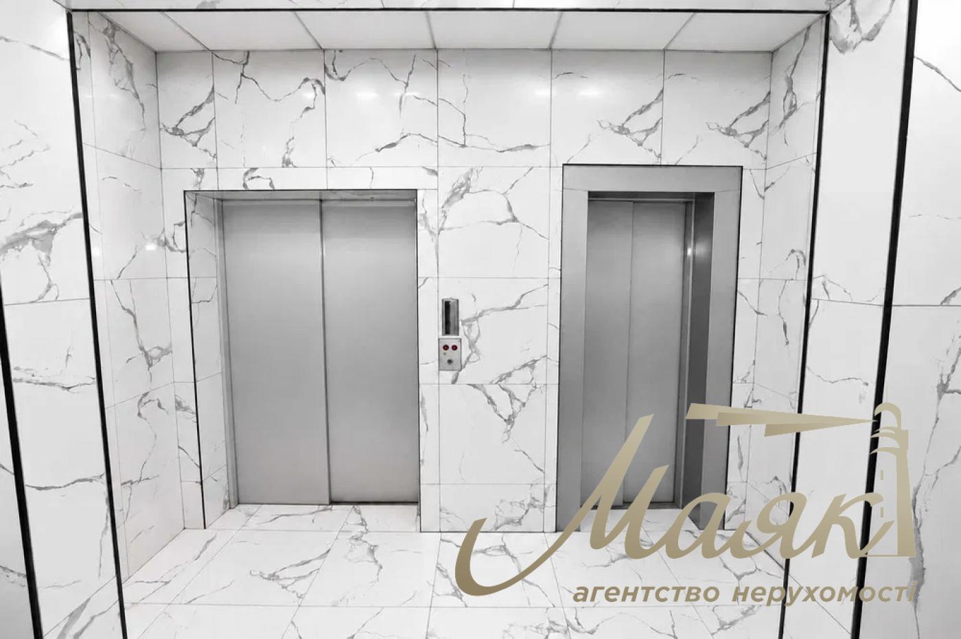 Rent a 180 m² furnished standalone office at 32A Yevhen Konovalets Street, Pechersk