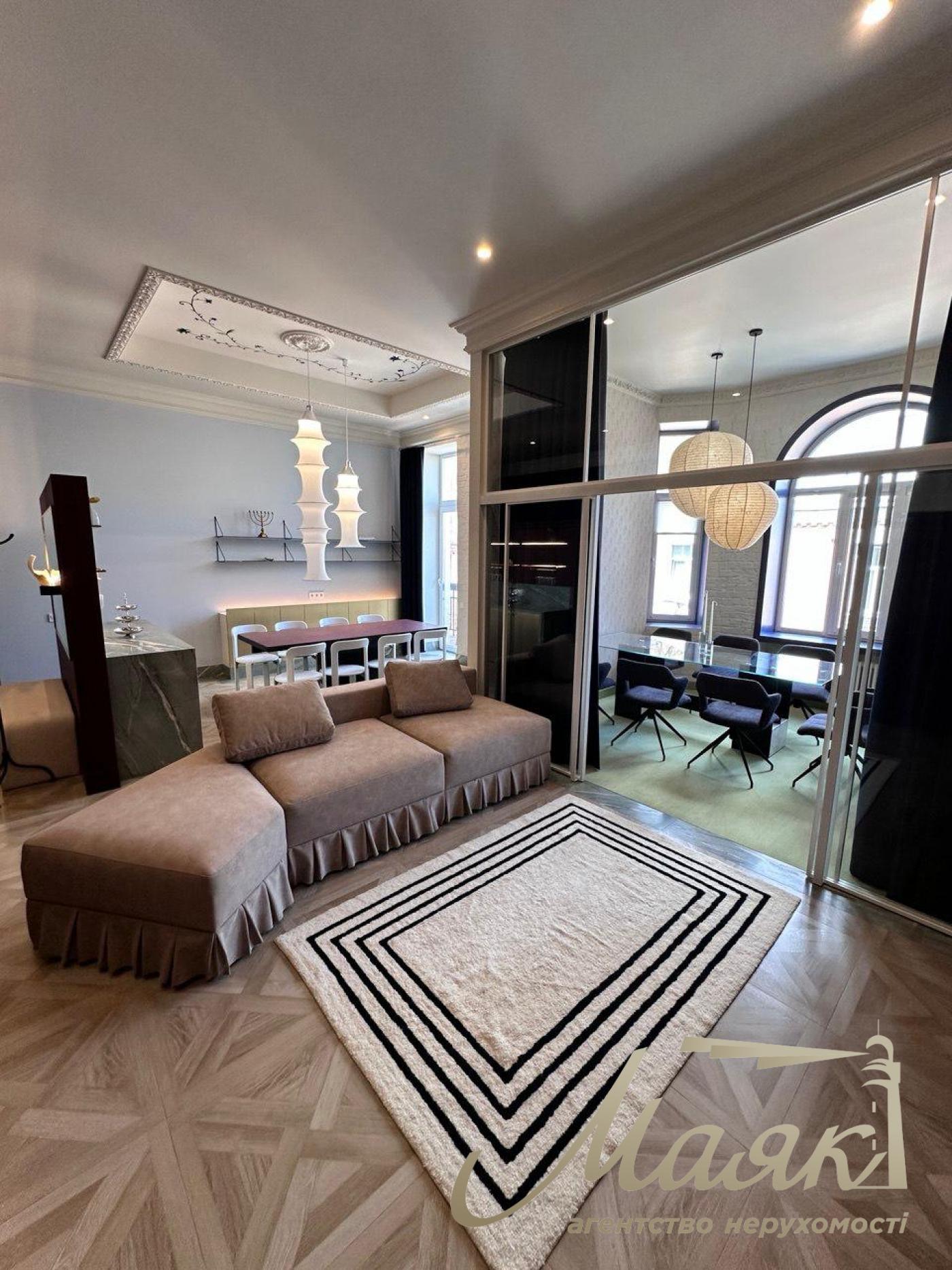 Аренда офиса в Центре, ул. Шота Руставели