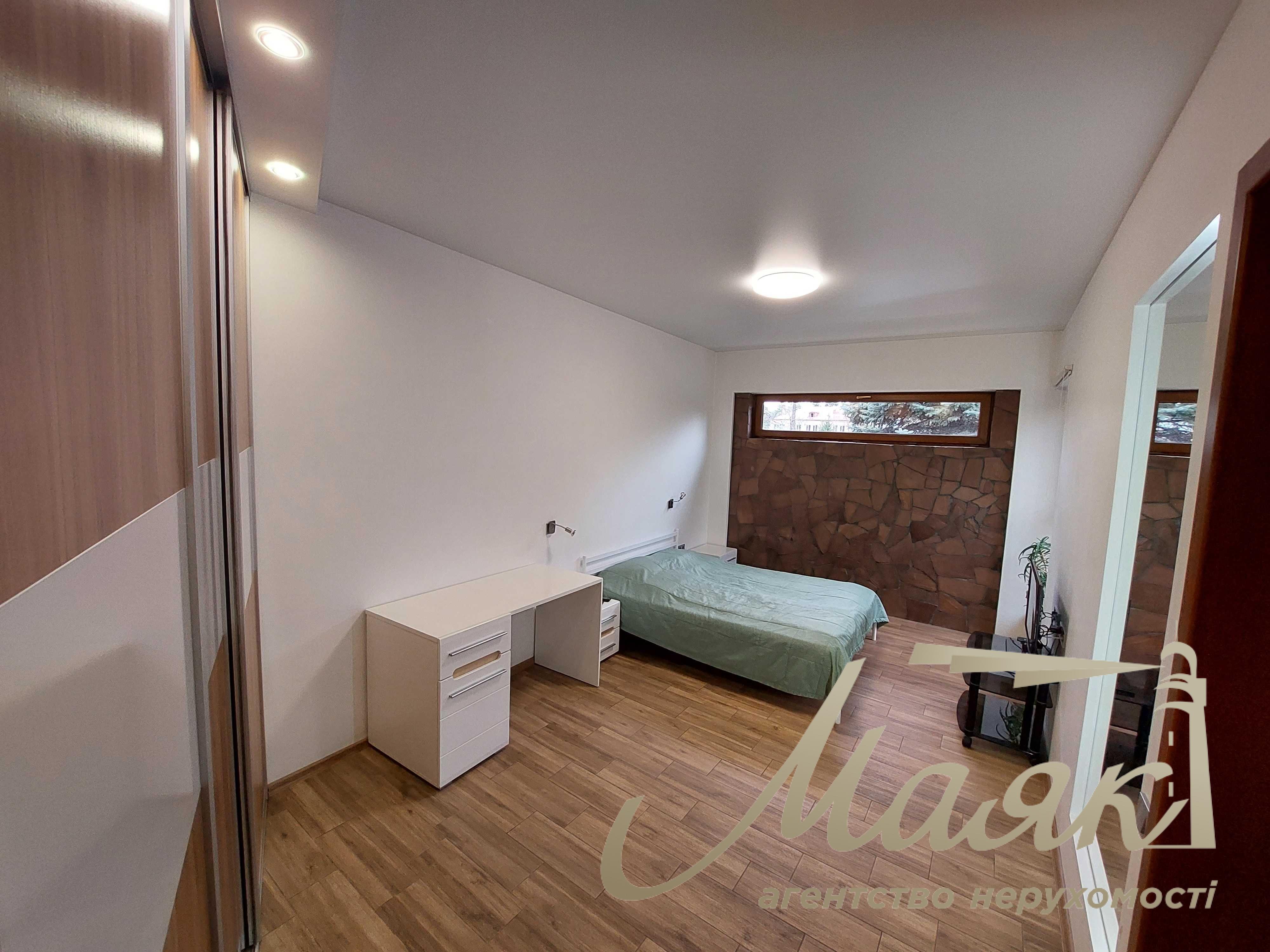 Оренда дизайнерського будинку 120 м² з доступом до бункерних апартаментів, сауною і великою терасою, Пуща-Водиця, Київ.