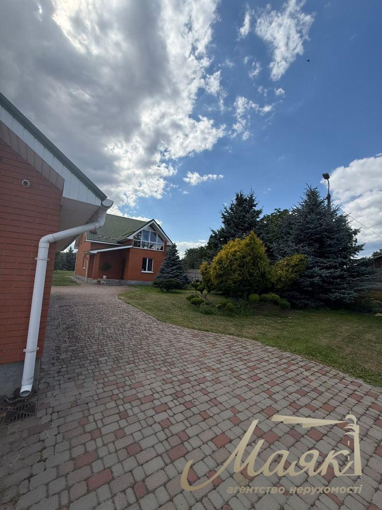Оренда будинку з 3 спальнями (180 м²) на ділянці площею 30 соток у с. Білогородка