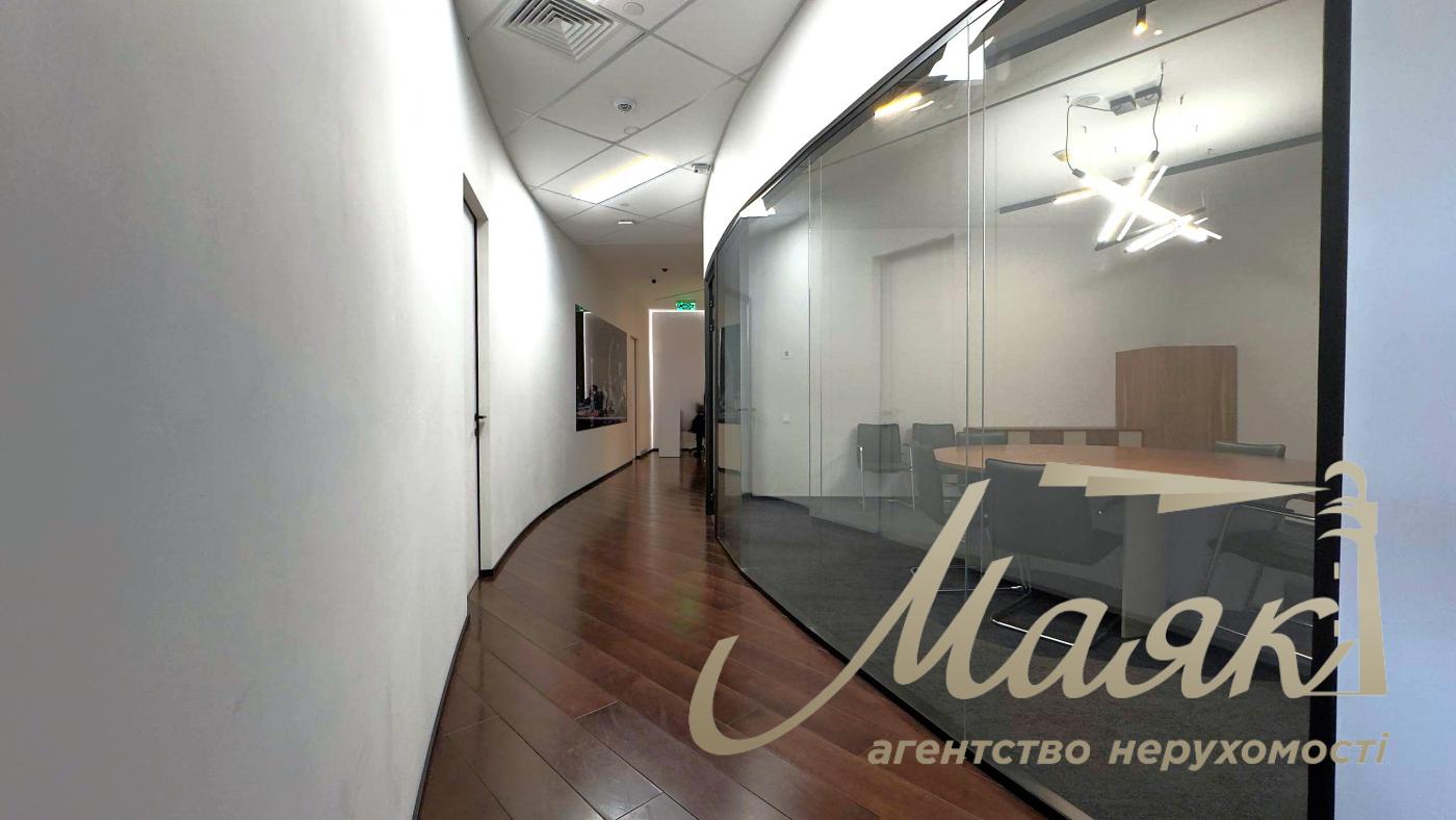 577 m² office space for rent in the IQ Business Center, on Bolsunovskaya and Zverinetskaya Streets.