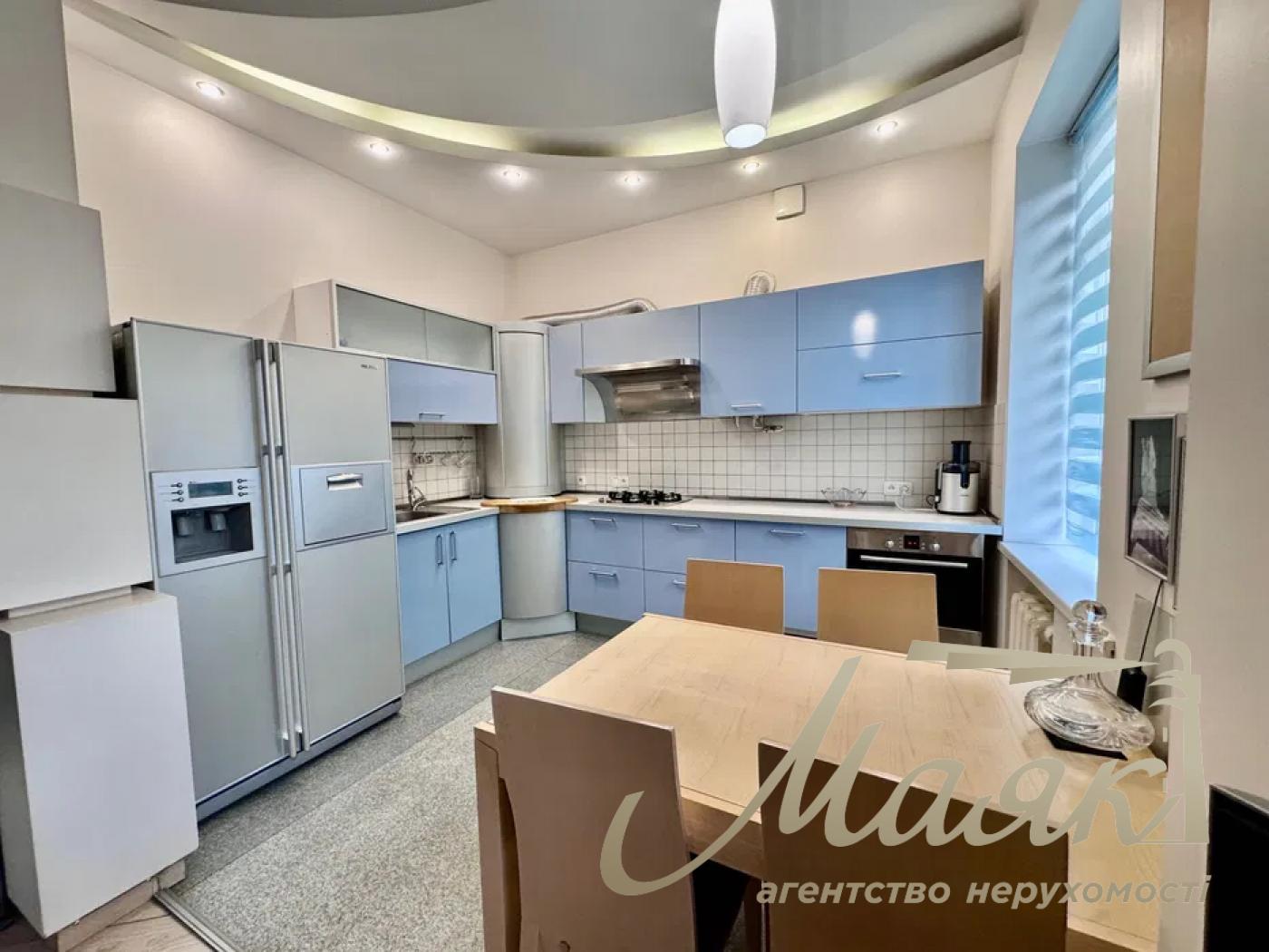 Оренда 4-кімнатної квартири, стм. Дружби народів, Печерськ, Київ