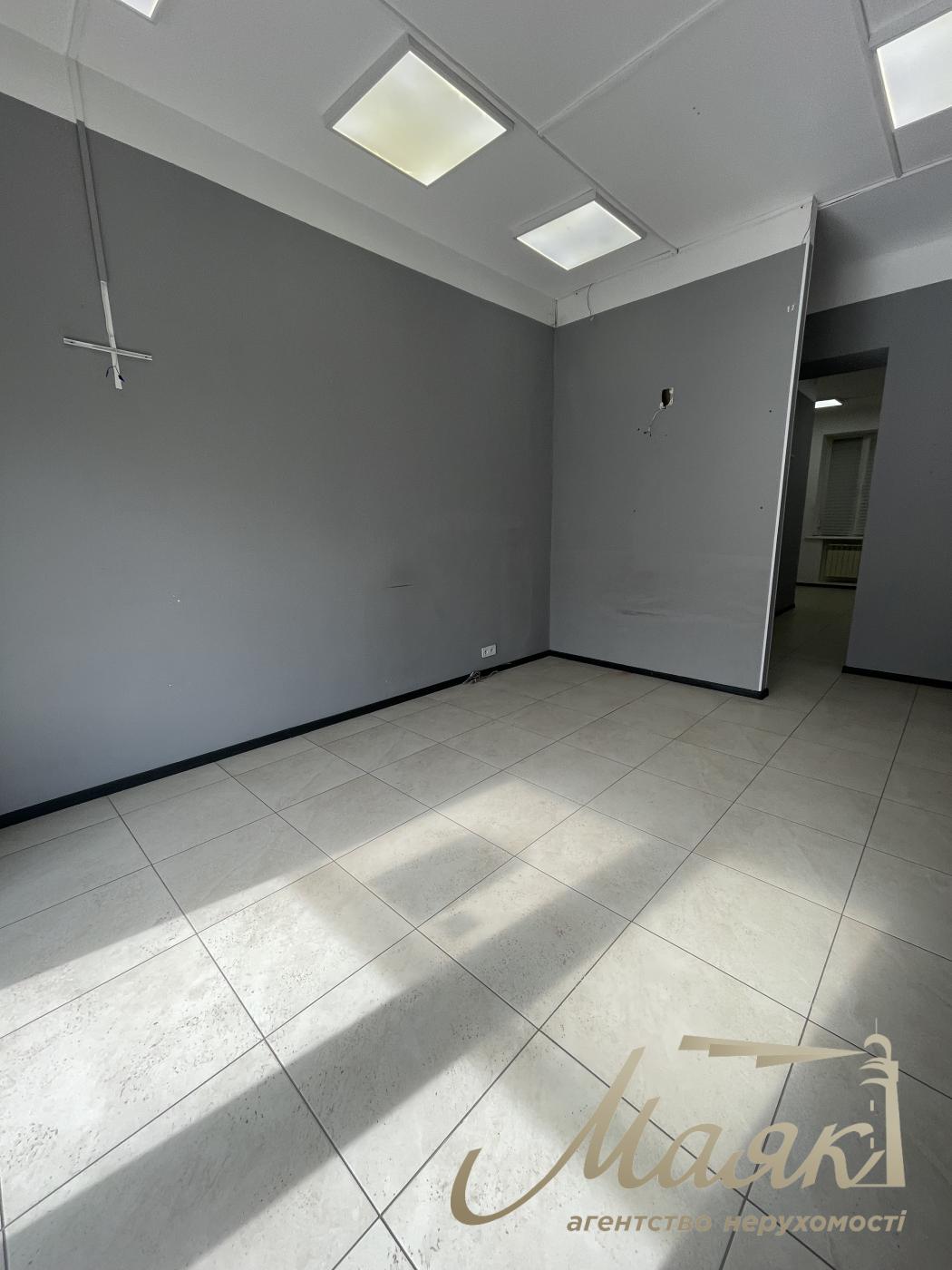 Аренда фасадного помещения 40,3 м.кв. Подол