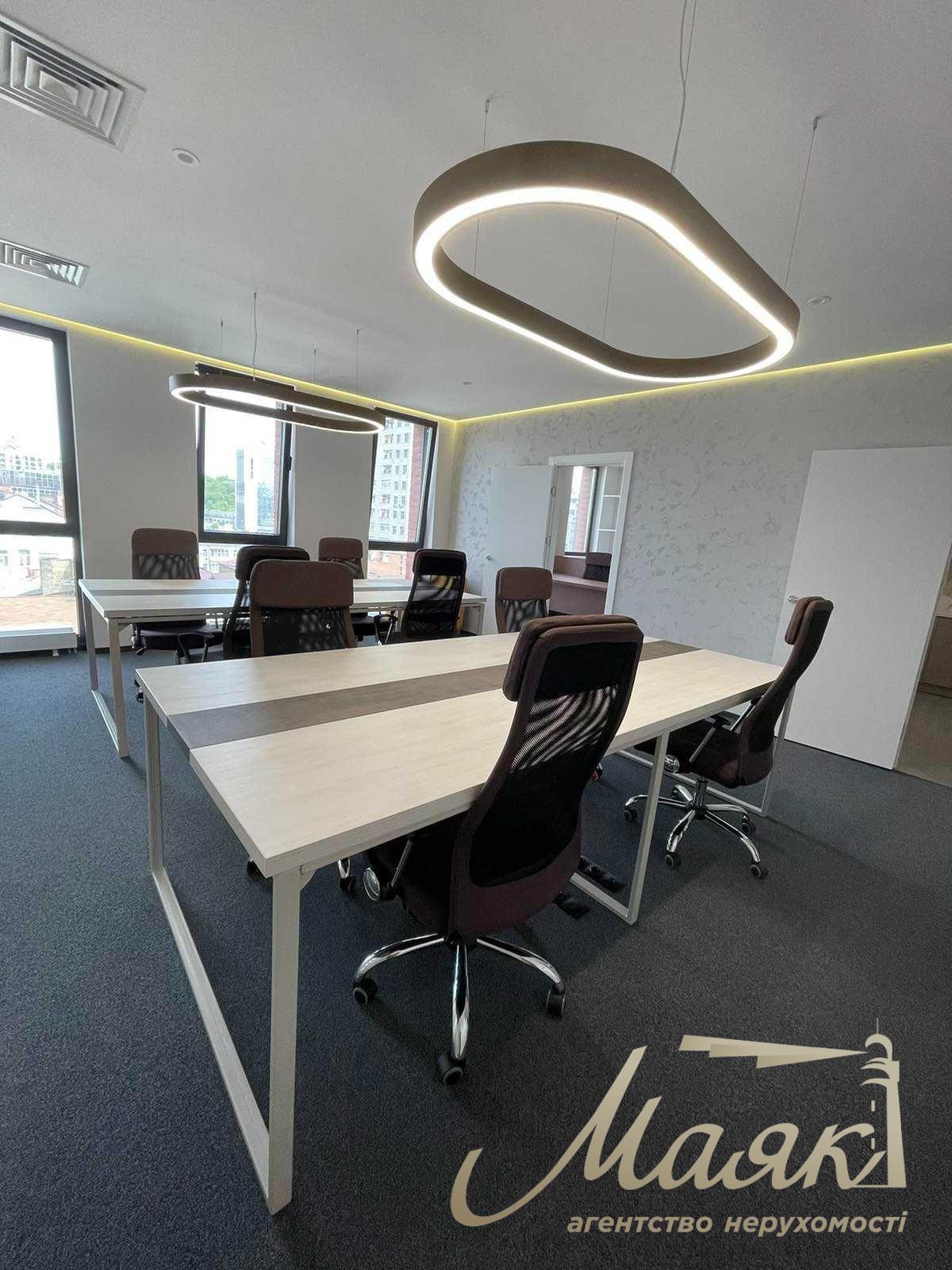 Office for rent in LCD Chicago.