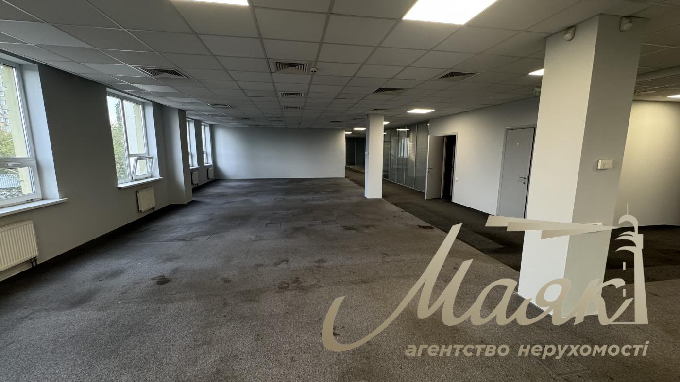 Оренда офісу 560 м2 у БЦ на Оболоні, вул Автозаводська, Куренівка