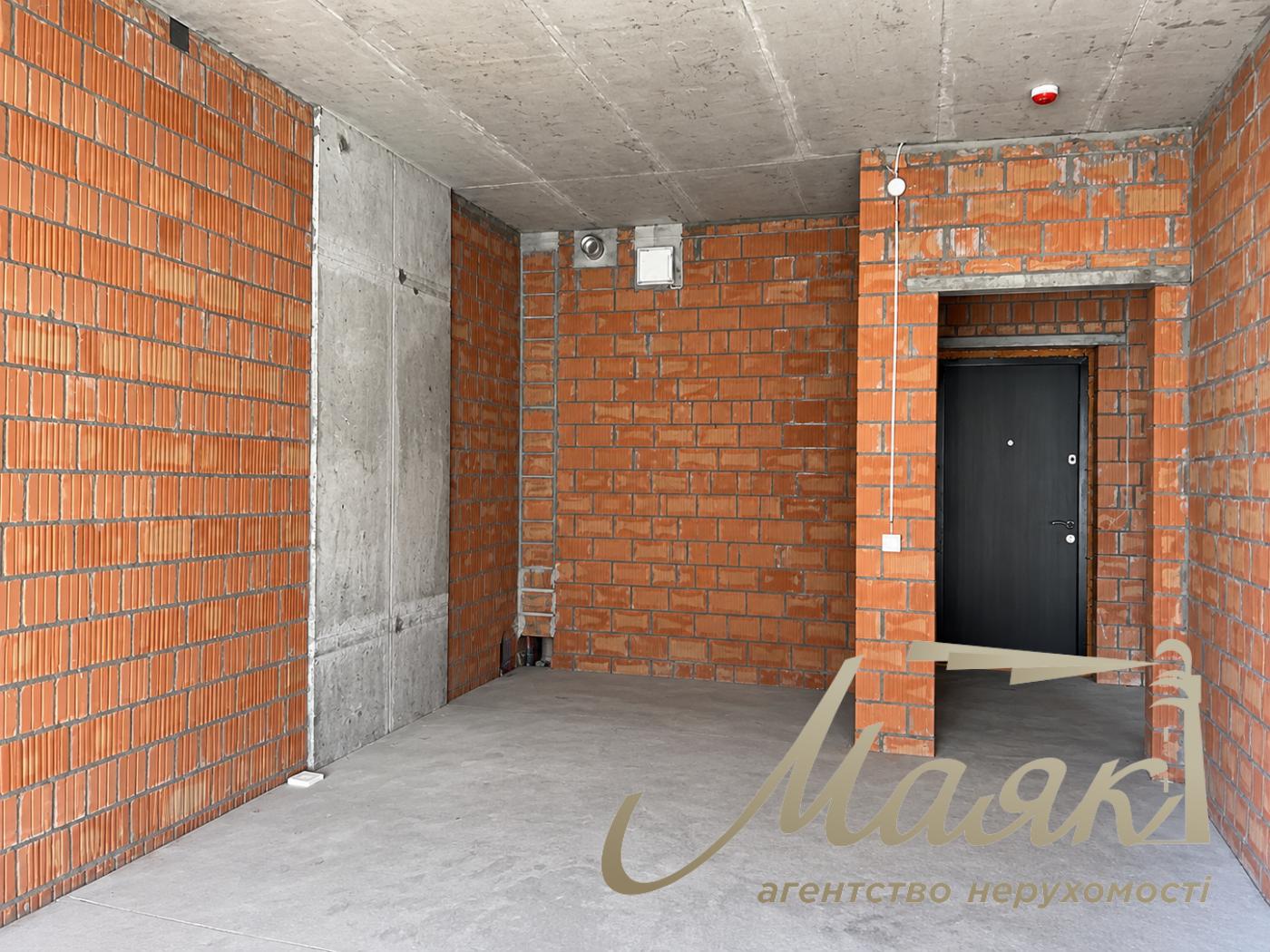 Продаж 1-кімнатної квартири площею 54 м² у ЖК «Французький квартал 2», вул. Предславинська, Печерськ, Київ. Вид на фонтан і Тріумфальну арку.