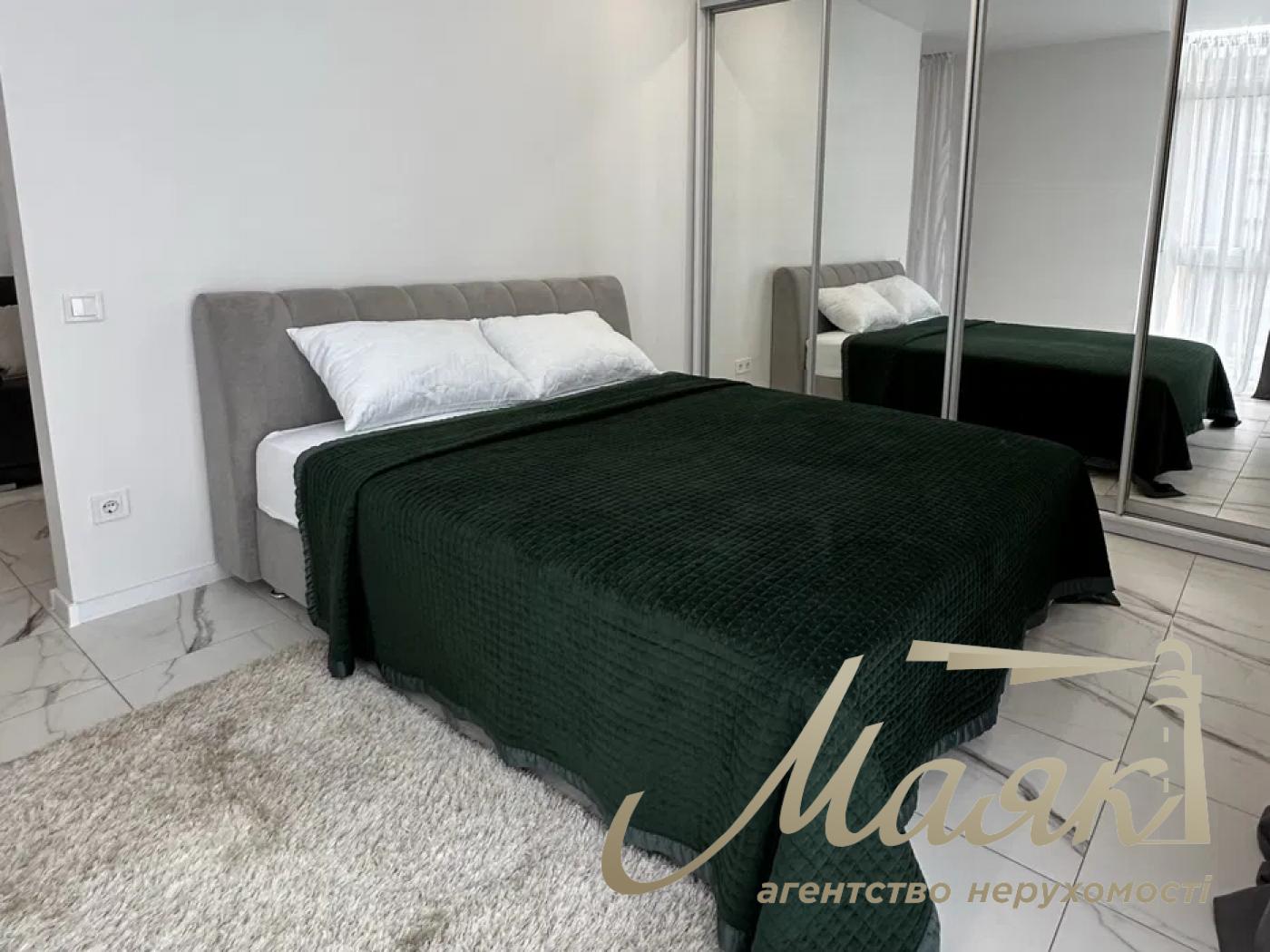 Rent 1-bedroom apartment 50m2 in LCD French Quarter 2, 42, Predslavinskaya str.