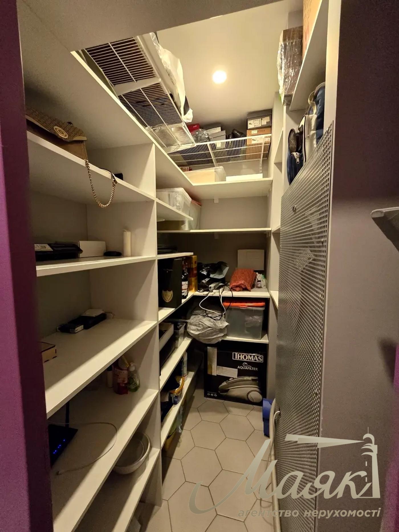 Rent 3-bedroom apartment LCD Novopecherskie Lipki, Pechersk