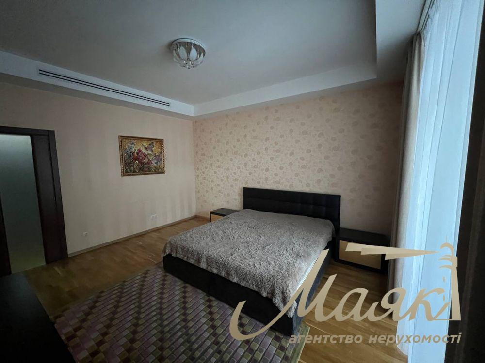 Оренда 4-кімнатної квартири, стм. Печерська, Печерськ, Київ