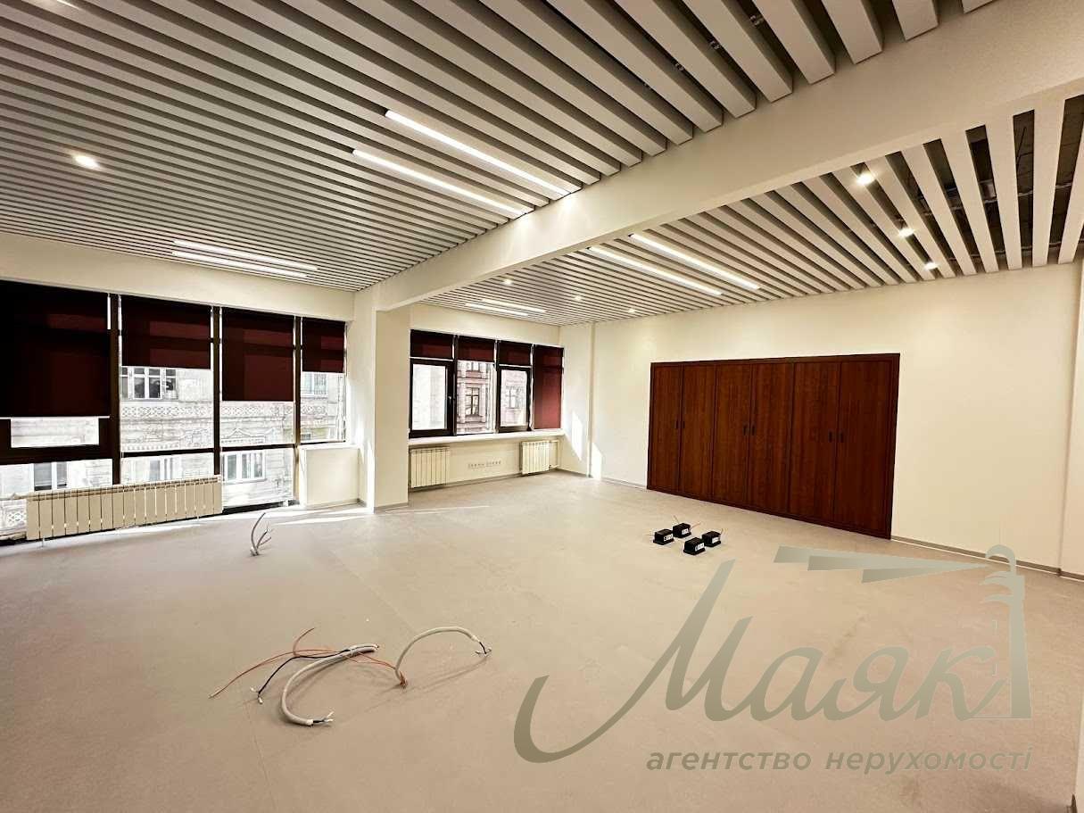 Rent office 400m2 on Gonchar street 41, Golden Gate.