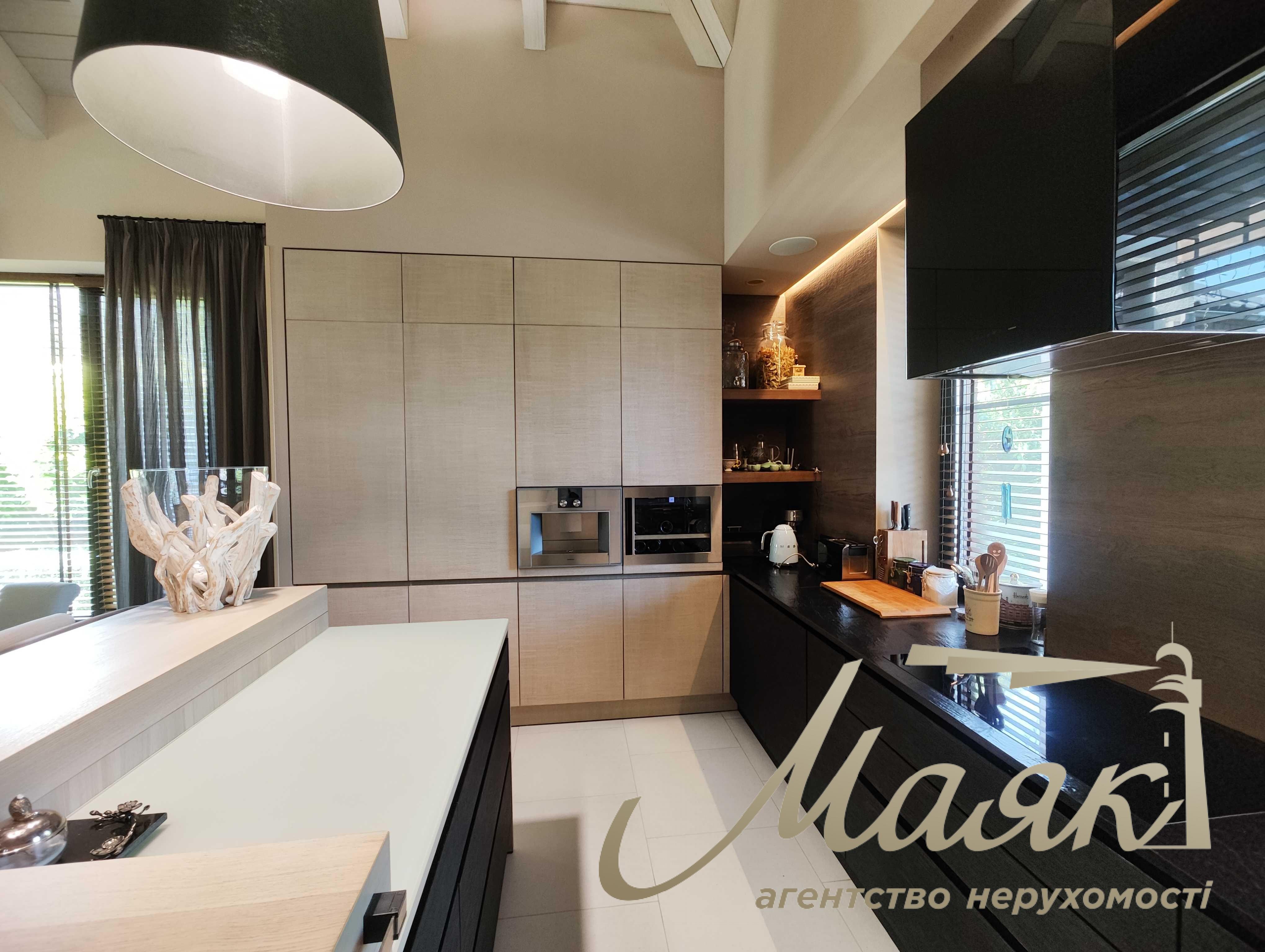 Оренда сучасного будинку площею 250 м² з басейном у с. Тарасівка/Безрадичі, Обухівський напрямок, Київська область.