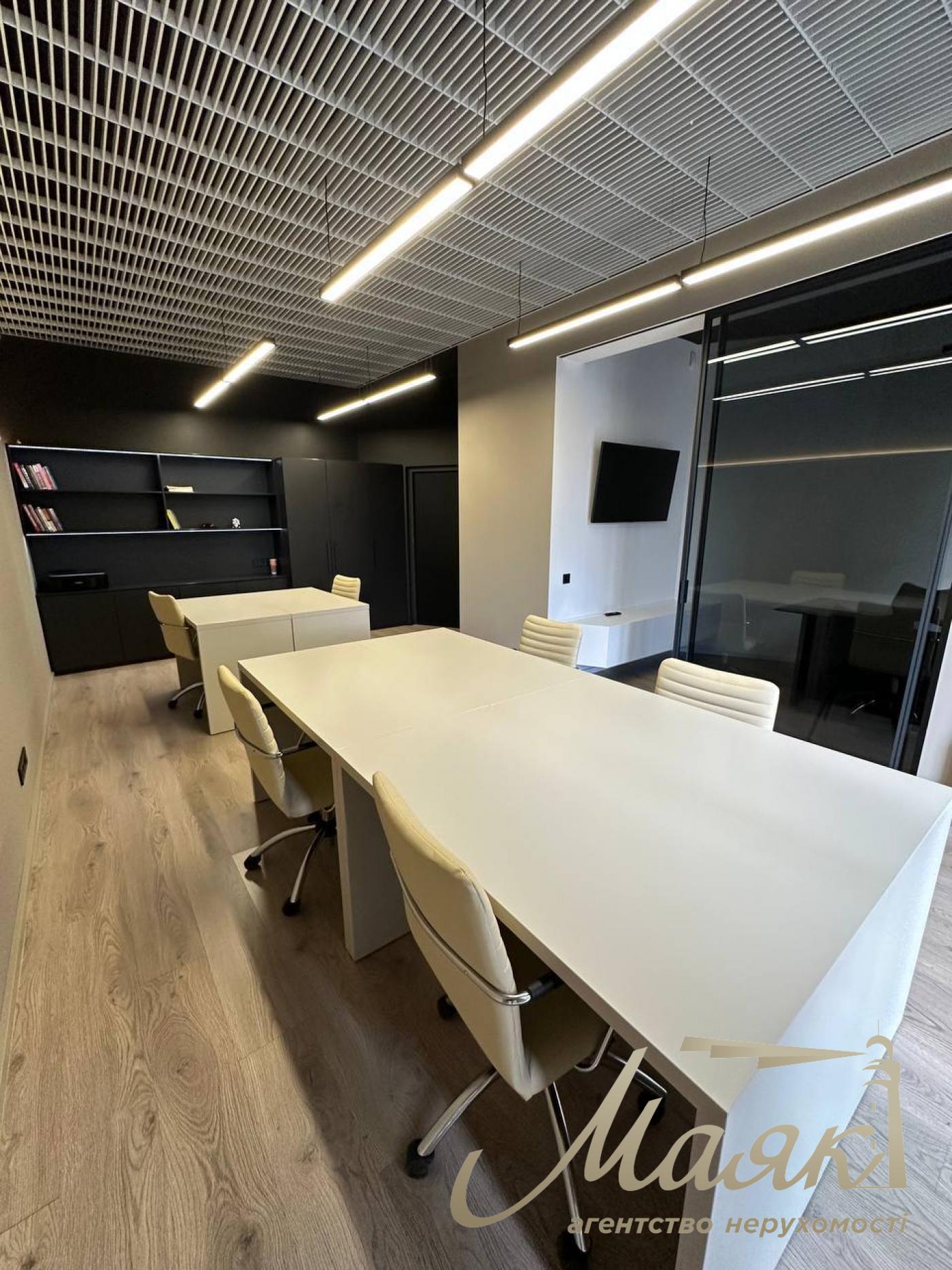 Оренда мебльованого офісу в ЖК RiverStone, Дніпровська набережна.