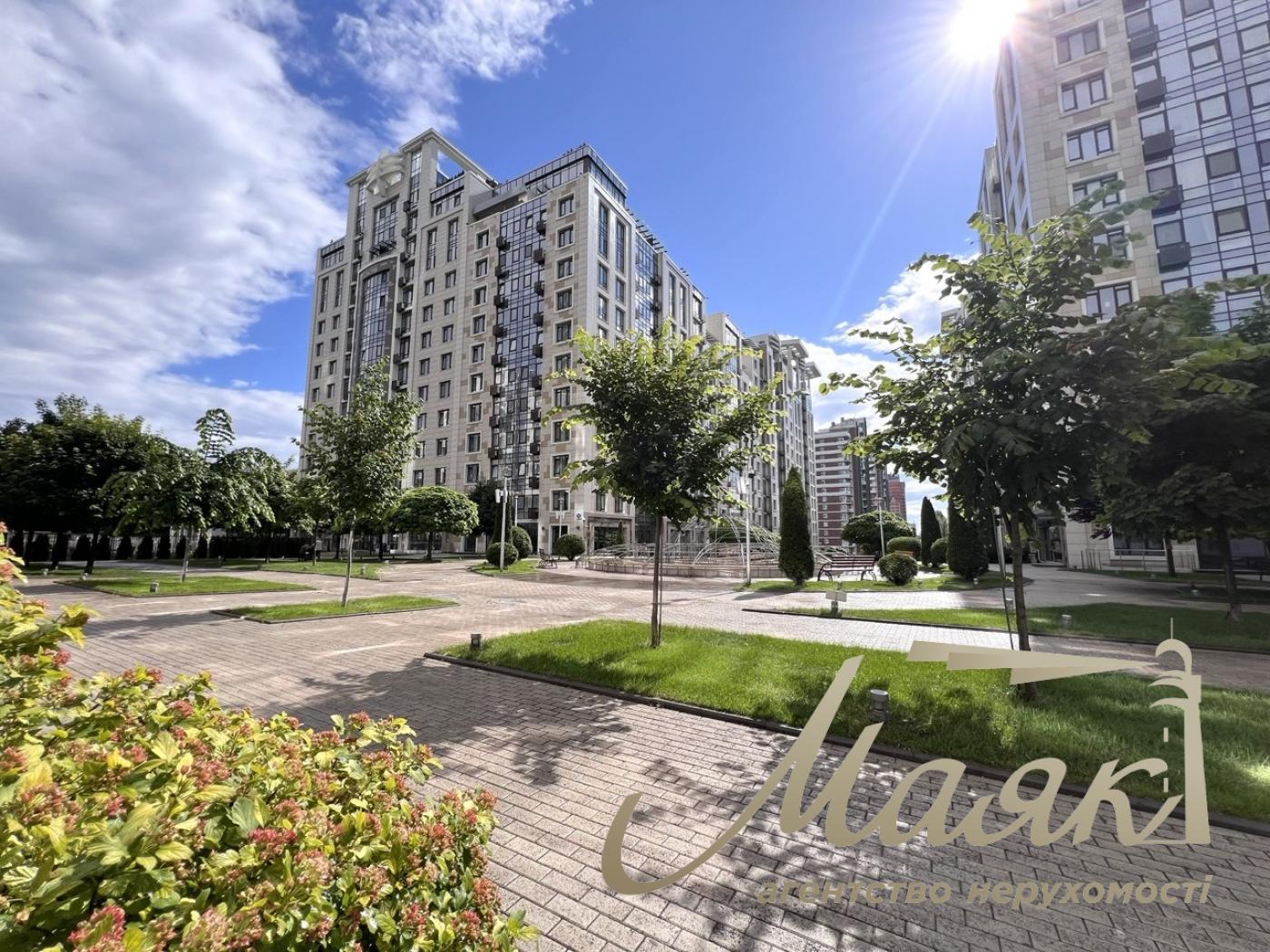 Продаж квартири площею 160 м² без ремонту в ЖК «Бульвар Фонтанів», Печерськ, Саперне Поле, 
