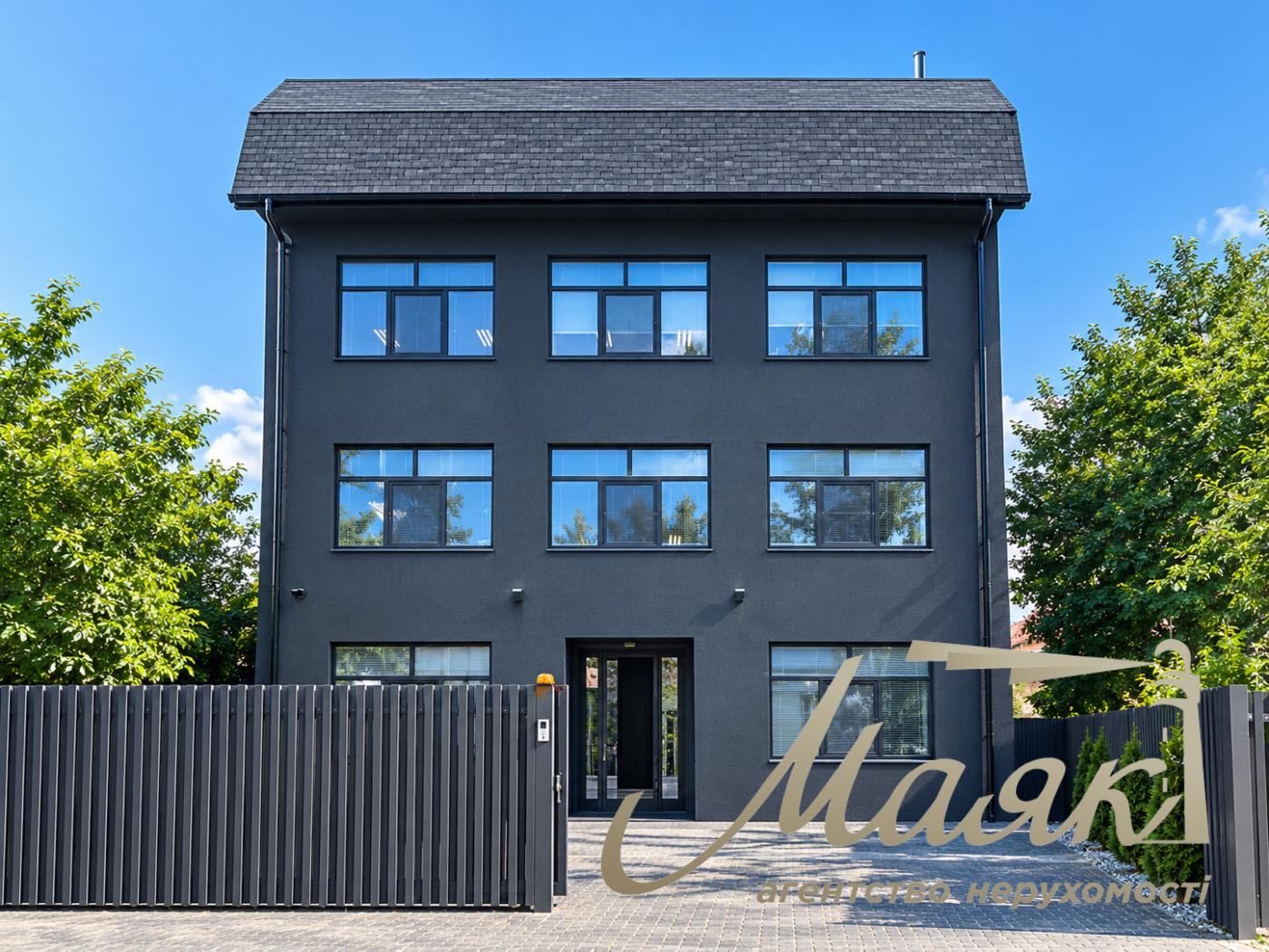 Оренда окремої будівлі площею 750 м² під офіс поруч із станцією метро «Осокорки», Дарницький район