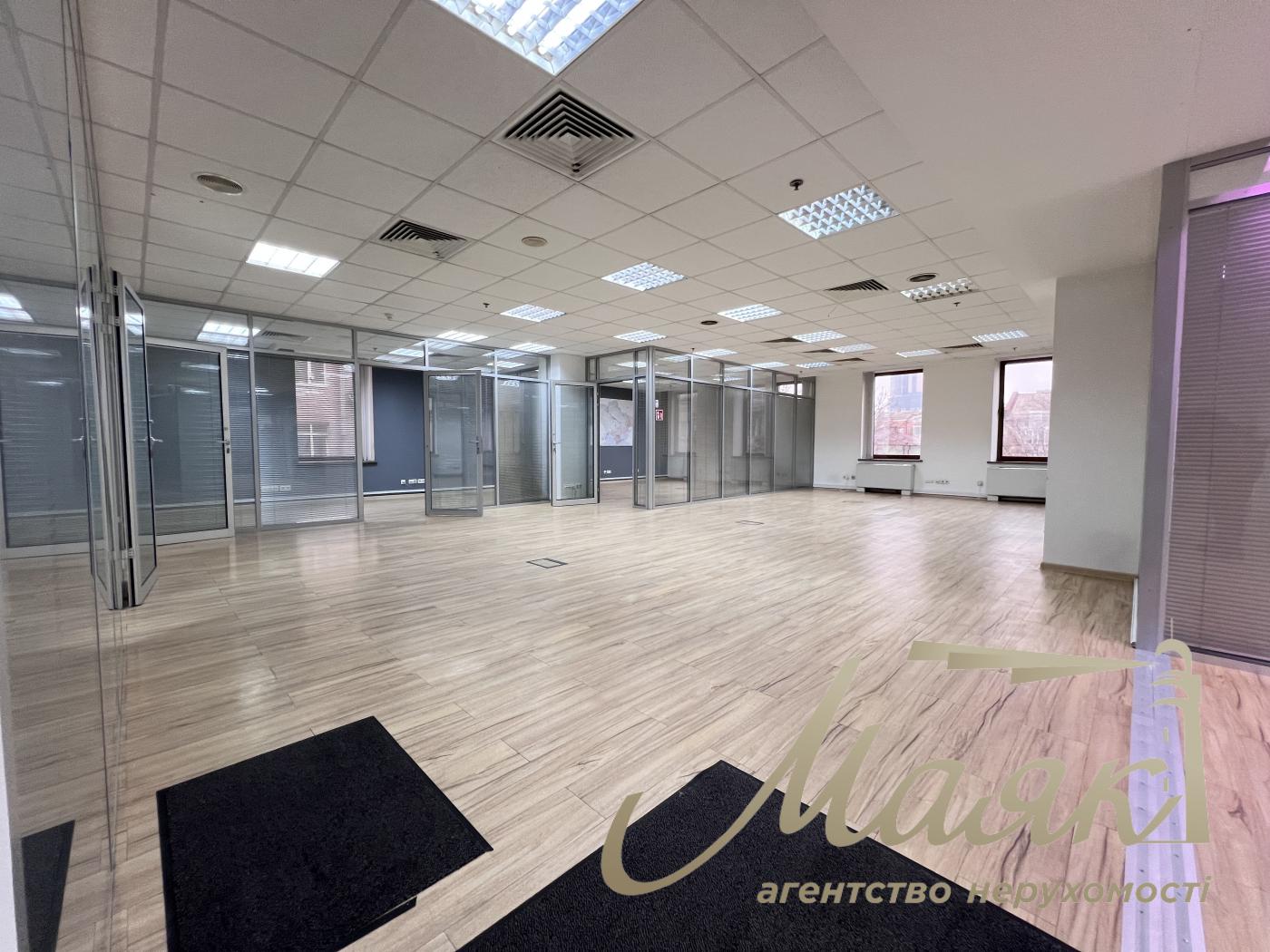 Оренда офісу 285 кв.м. в БЦ Леонардо вул.Богдана Хмельницького 52/17