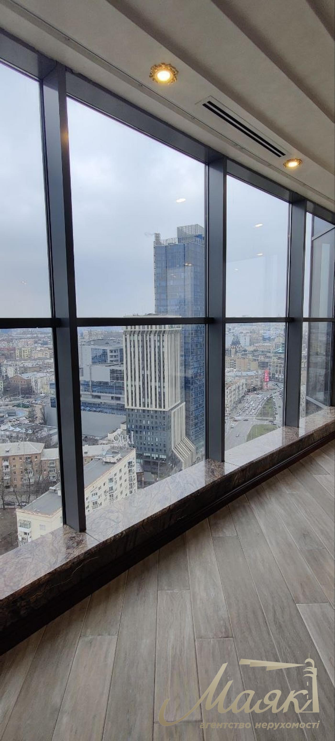 Оренда офісу площею 279 м² у бізнес-центрі «Парус», 20-й поверх