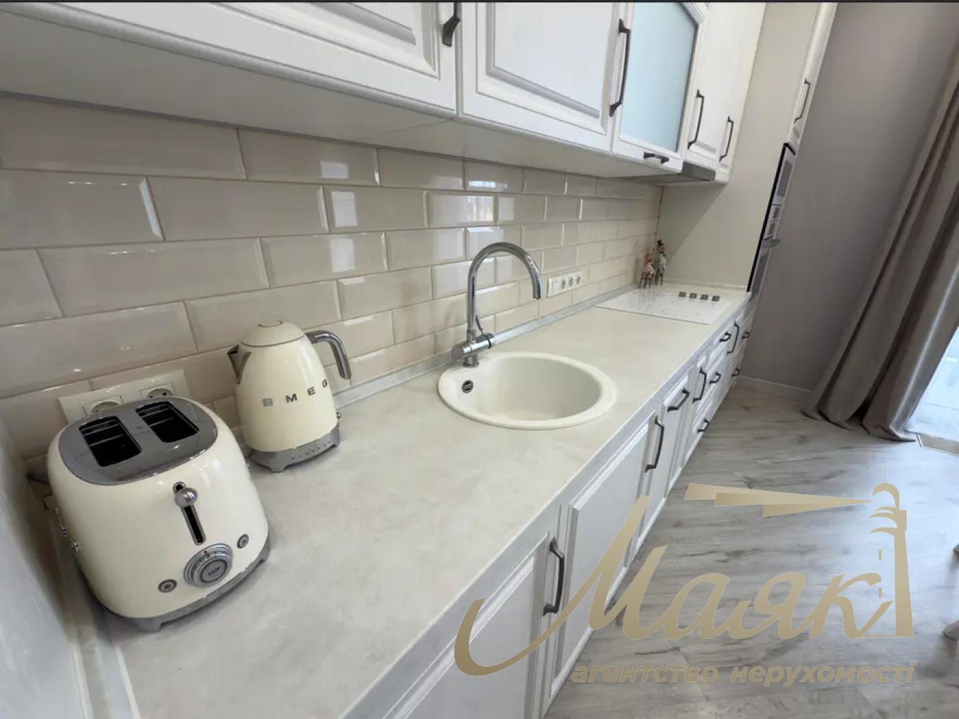 Оренда 1к квартири - студії 47м², вул. Філатова Академіка, Печерськ