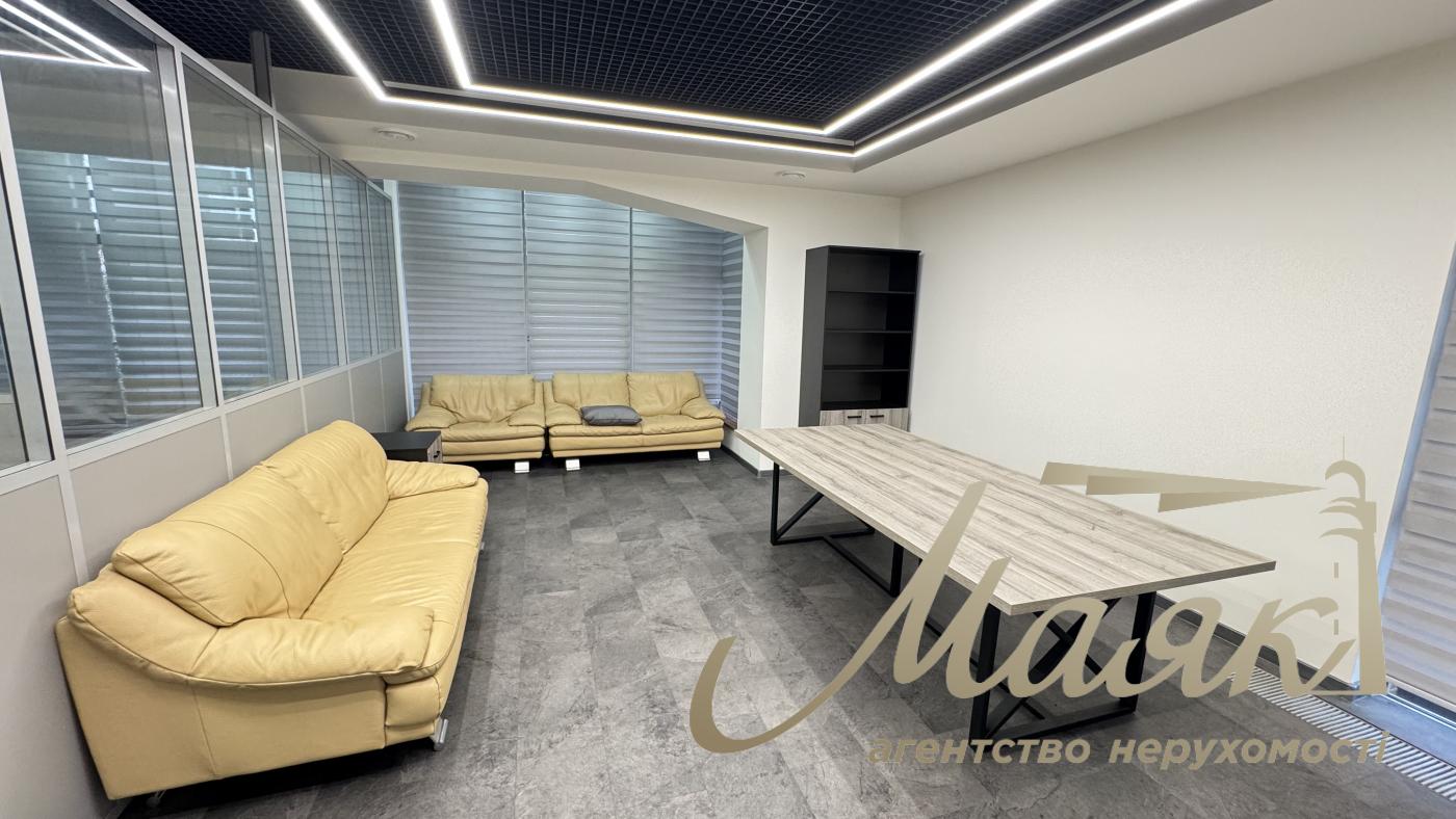 Продаж офісної будівлі в живописном районІ! Ул. Верхнегорская. Центр. Киев