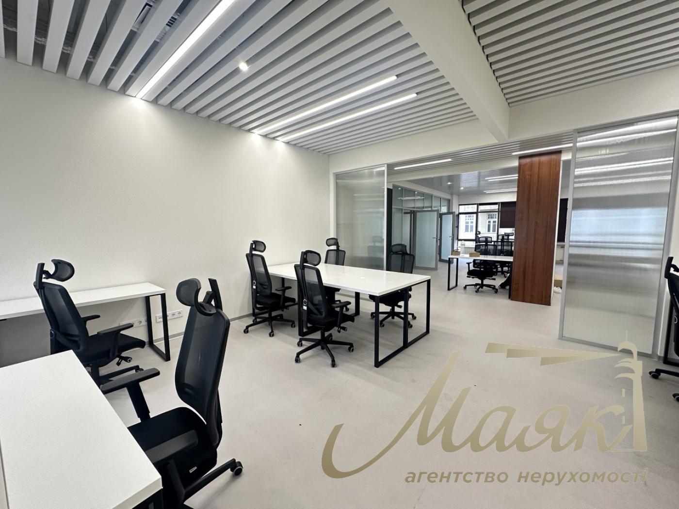 Office for sale 400 m², Kiev