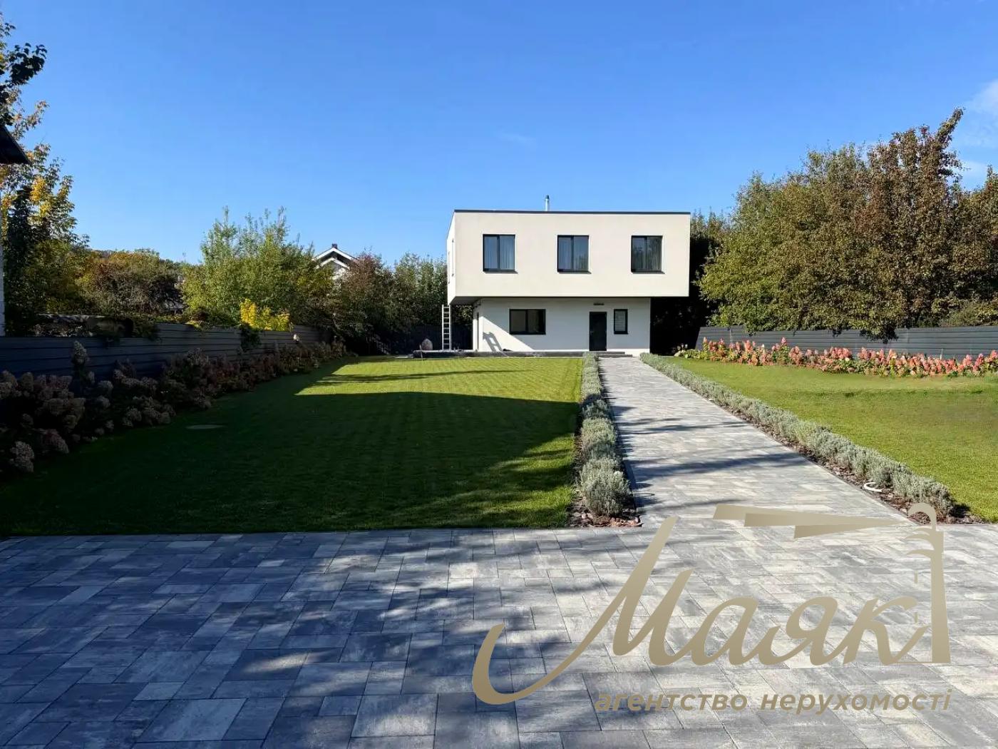 Оренда 2-поверхового будинку площею 190 м², село Нові Безрадичі 