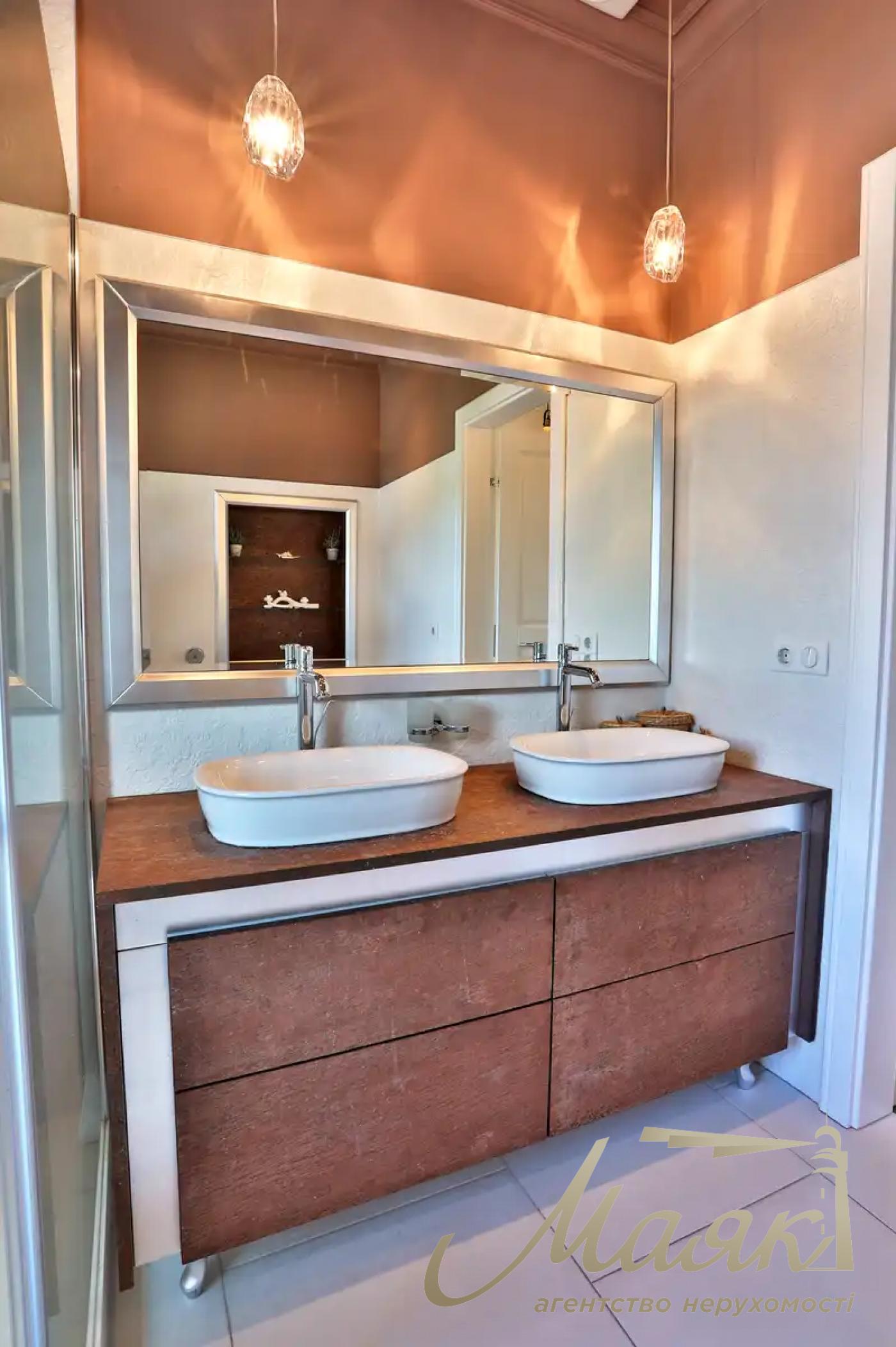 Оренда будинку площею 220 м² у котеджному містечку Green Hills, с. Віта-Поштова
