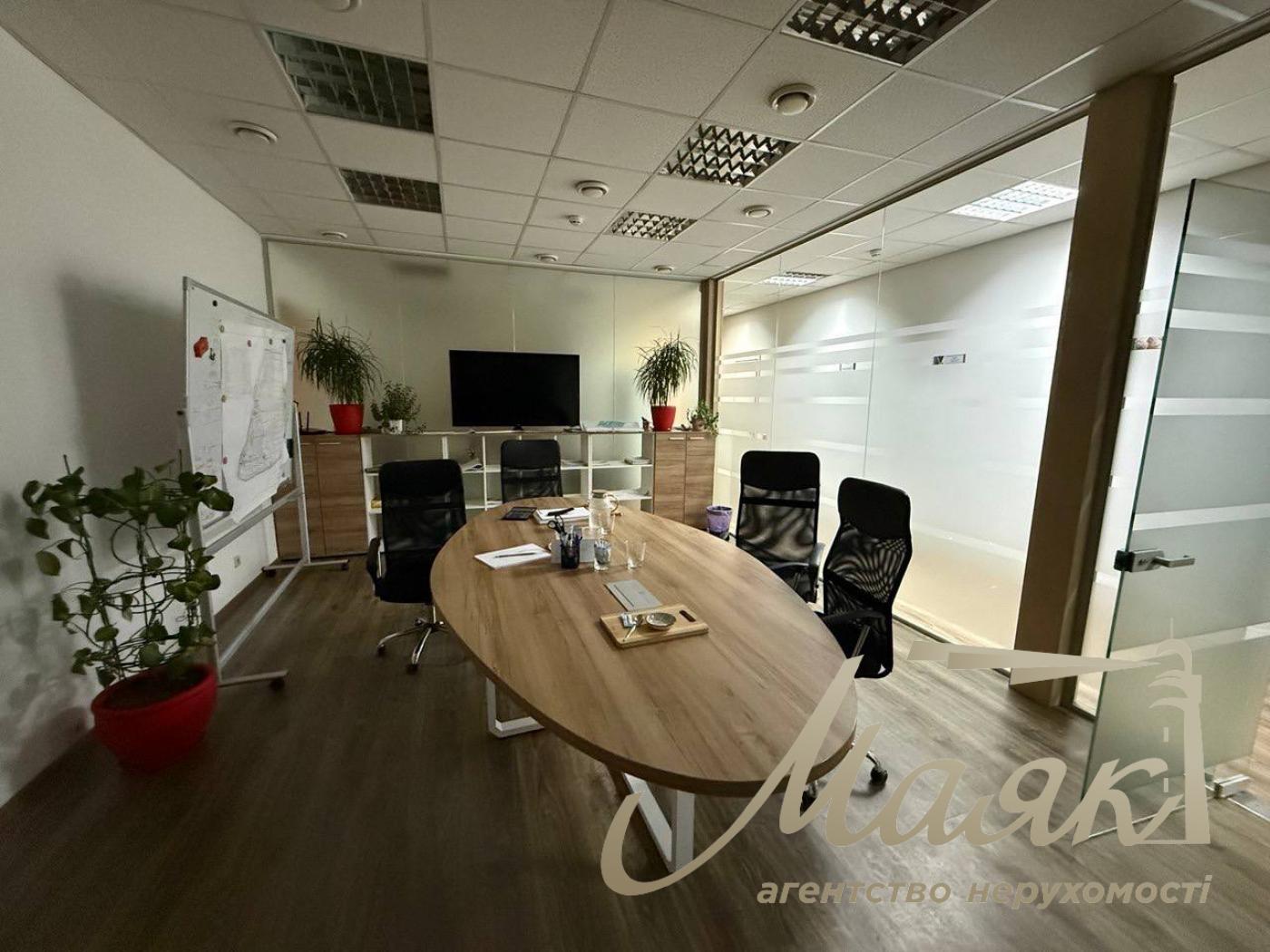 Оренда фасадної будівлі 656м2 за адресою вул. Садова, Софіївській Борщагівці