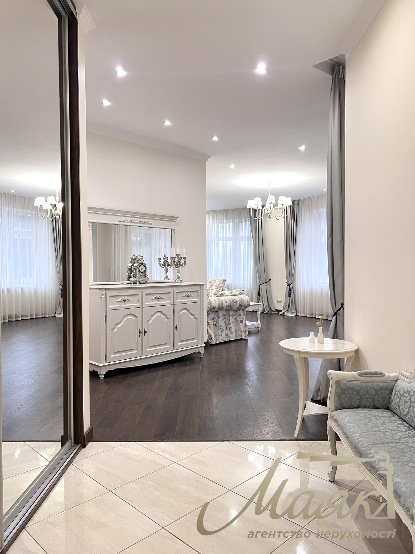 Аренда 3-х комнатной квартиры на Печерске в ЖК по ул. Евгения Коновальца 36В