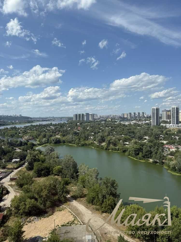 For sale 3k apartment 90m2 LCD Slavutich 2.0