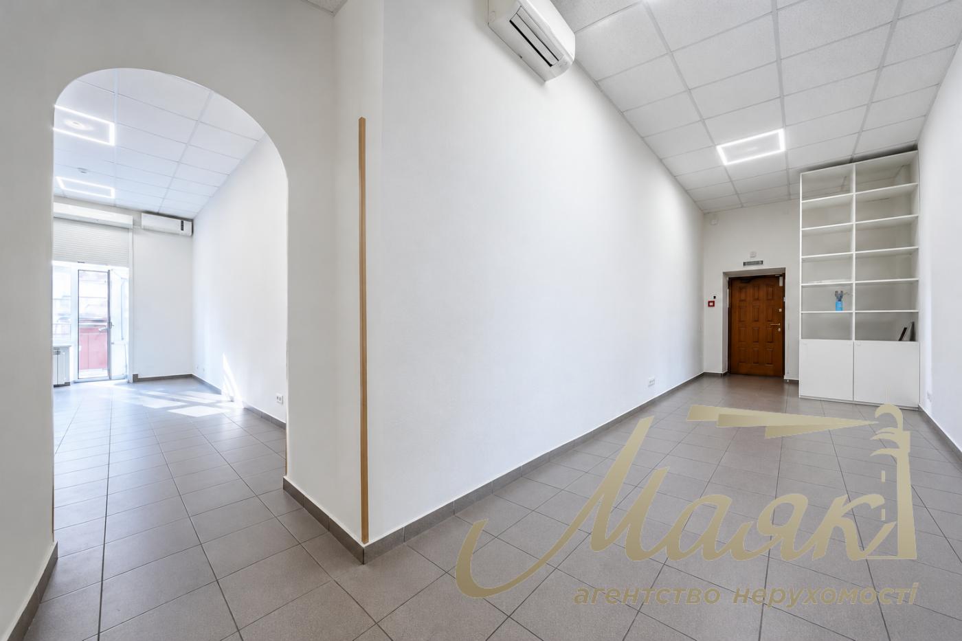 Продаж комерційного приміщення з гарним видом площею 80 м² у центрі Києва | Скоропадського, 17-А | Орендний бізнес