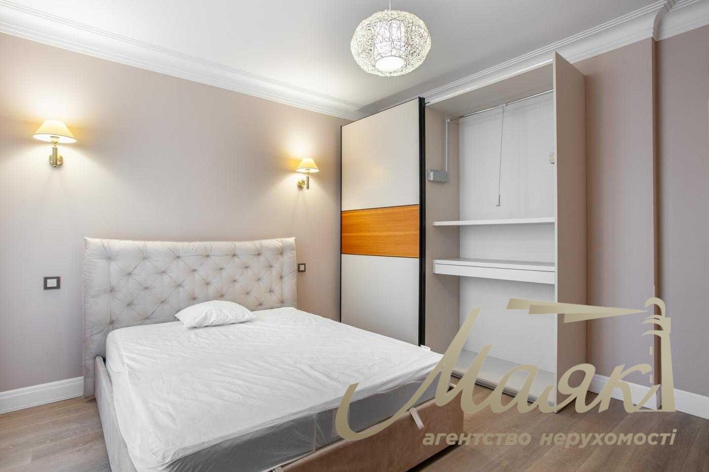 Rent apartment in LCD "Novopecherskie Lipki", 240 m², Verkhoglyada str., 4 rooms