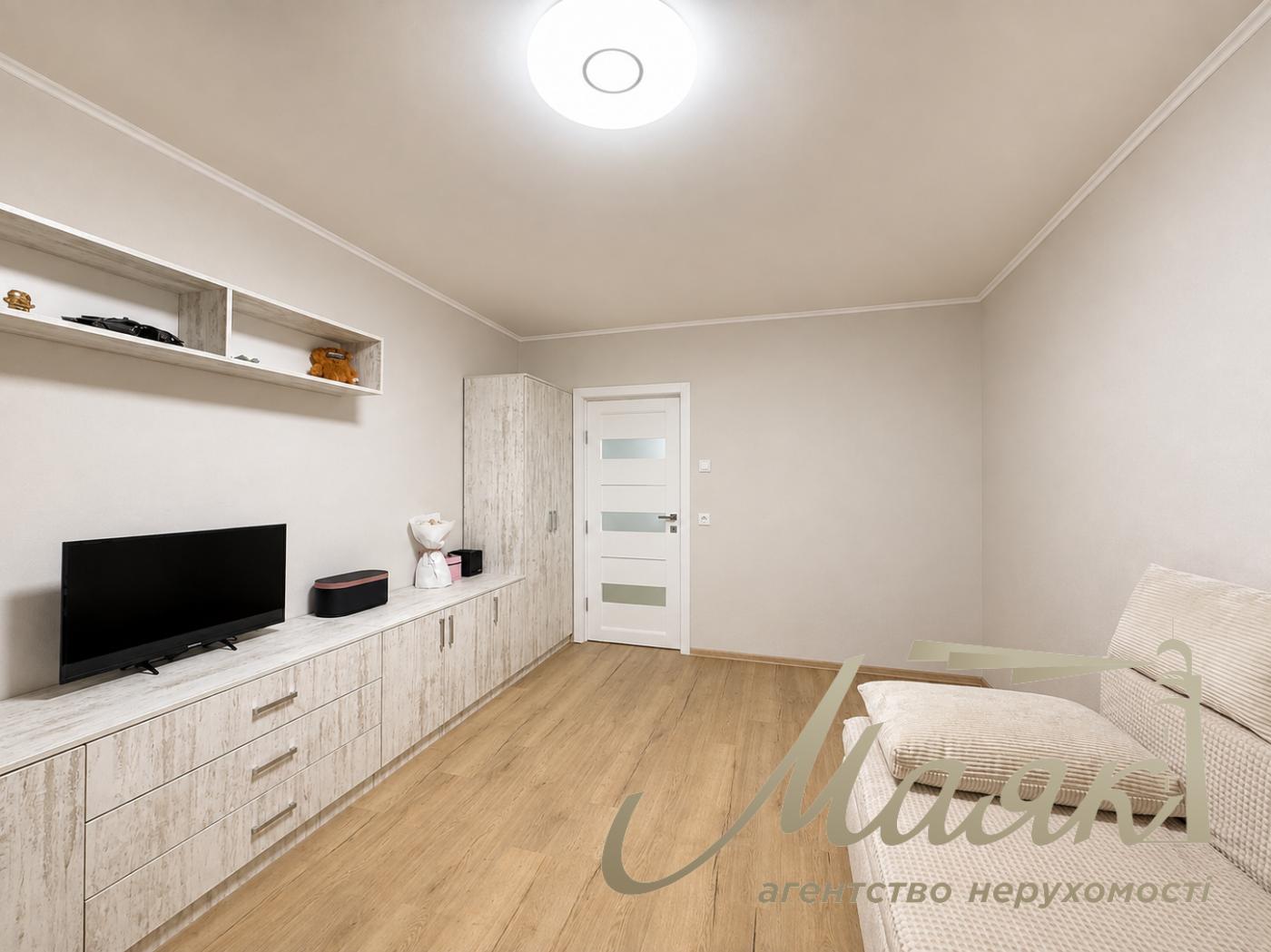 Продаж 1-кімнатної квартири з ремонтом у ЖК The Lakes, Голосіївський район, провулок Ясинуватський, Деміївка, Київ