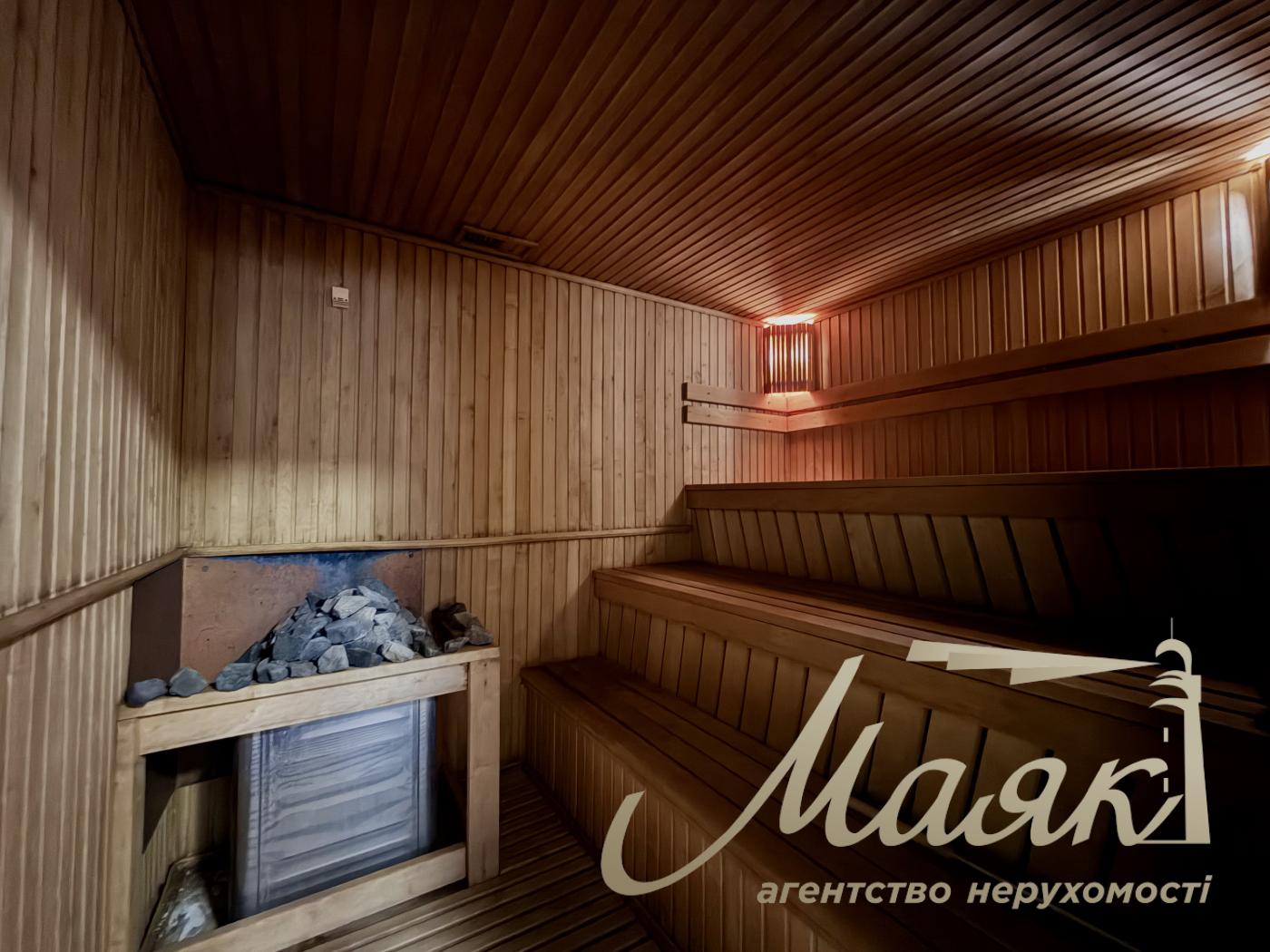 Rent 3-storey house 492,7m2, Lesniki