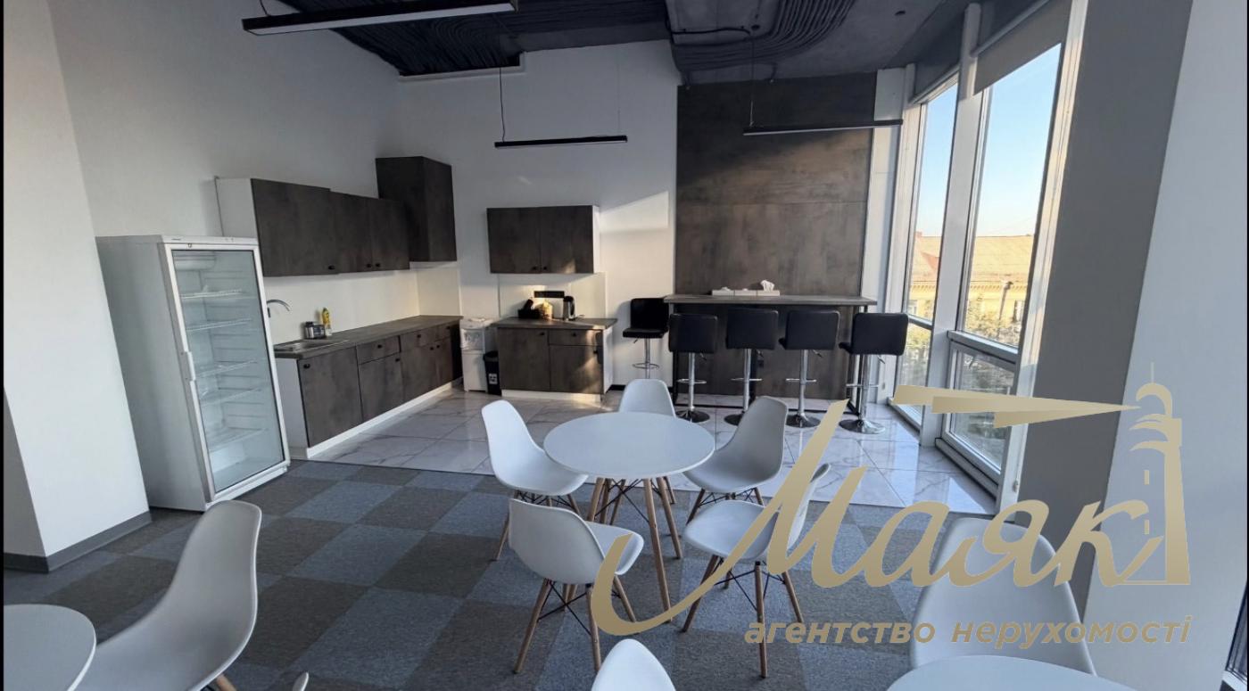 Оренда офісу в бізнес-центрі TRINITY Печерський район 534 м² 6-й поверх