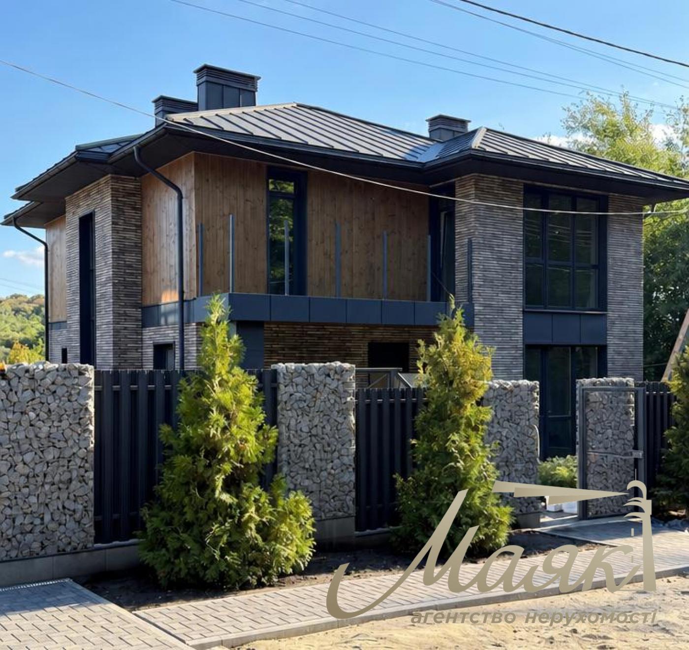 Продажа 2х-этажного дома без ремонта с подвалом 214 м² с. Рославичи, Обуховский район, Киевская область, ул. Васильковская.