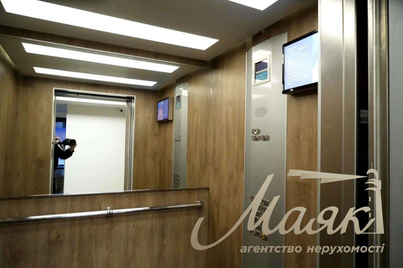 Rent office 223m2 on Zagorivska str. 23, Shevchenko district.