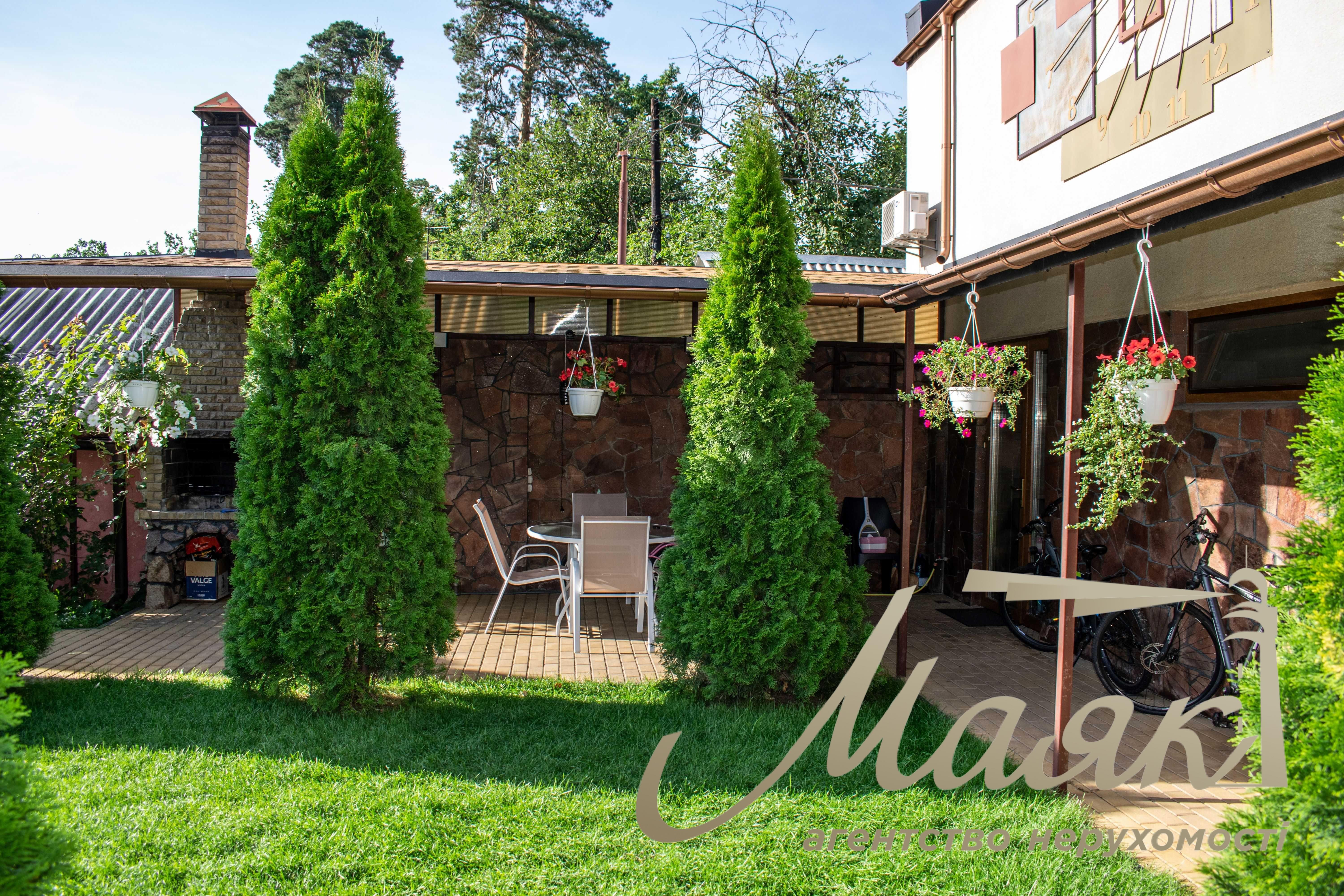 Оренда дизайнерського будинку 120 м² з доступом до бункерних апартаментів, сауною і великою терасою, Пуща-Водиця, Київ.