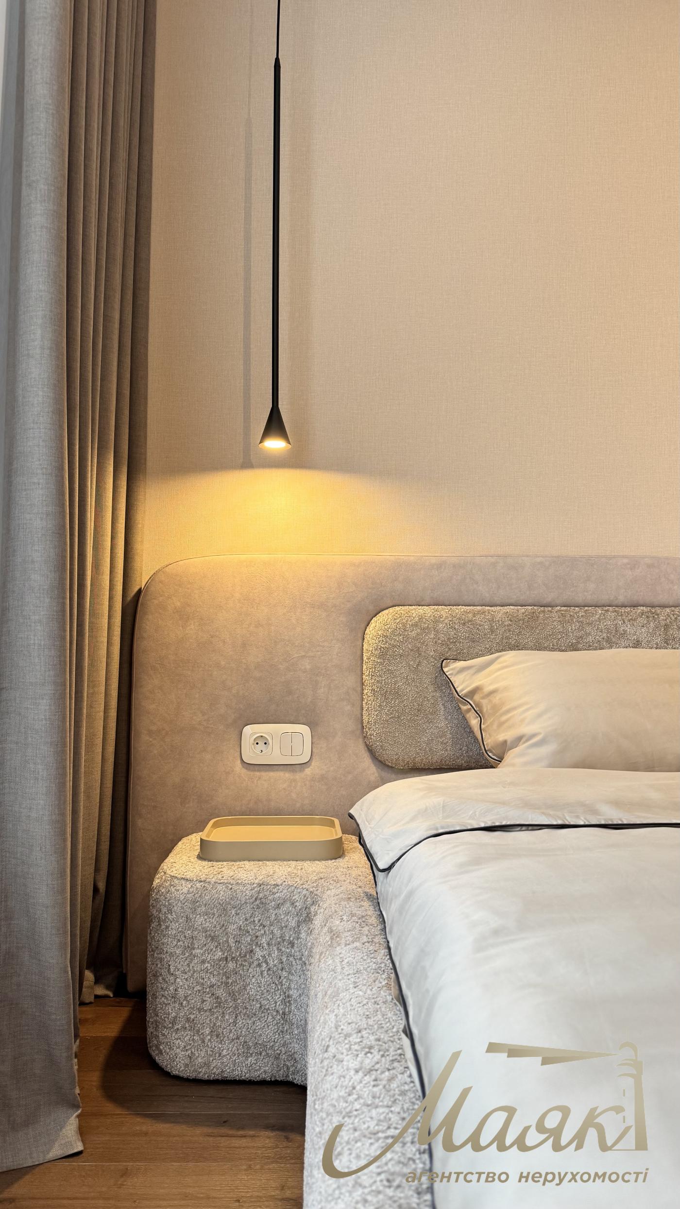 For sale 3-room apartment Residential Complex Novopecherskie Lipki, Dragomirova str.